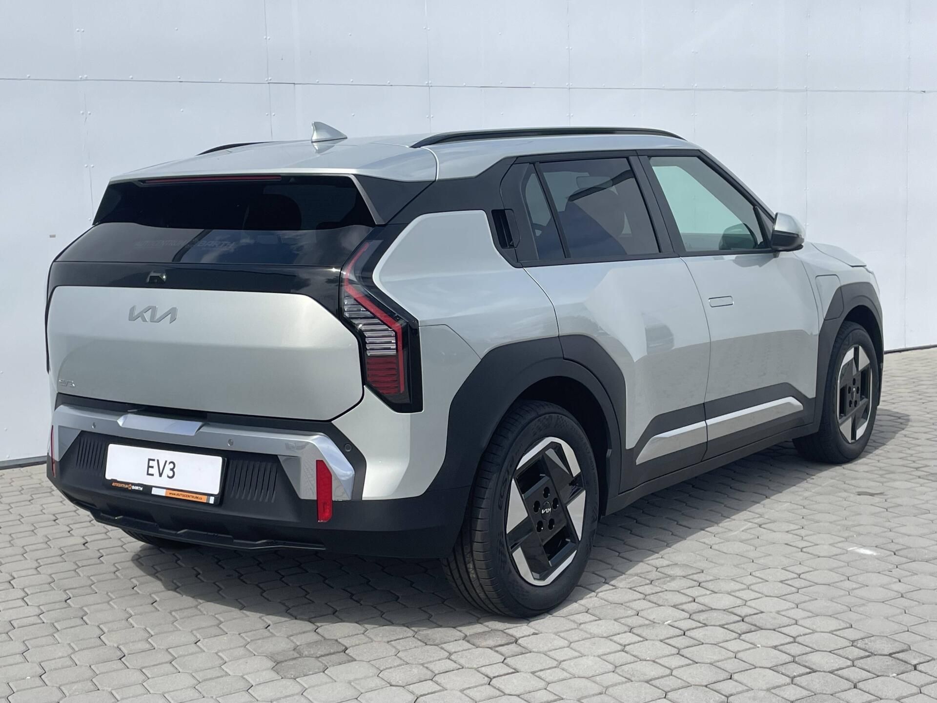 Kia EV3, EARTH 81,4 kWh - fotka 2
