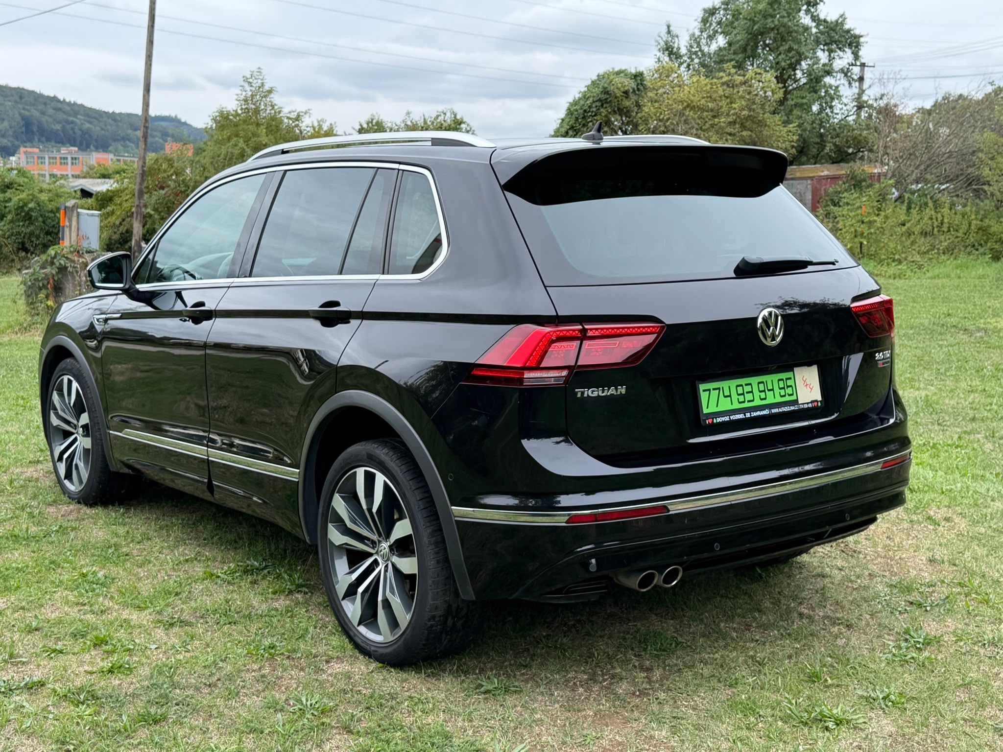 Volkswagen Tiguan, R-LINE 2,0 TDI 4x4 -TOP VÝBAVA - fotka 5
