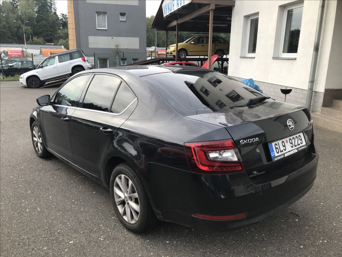 Škoda Octavia, 1,6 TDi 85kW Style! TOP STAV! - fotka 4