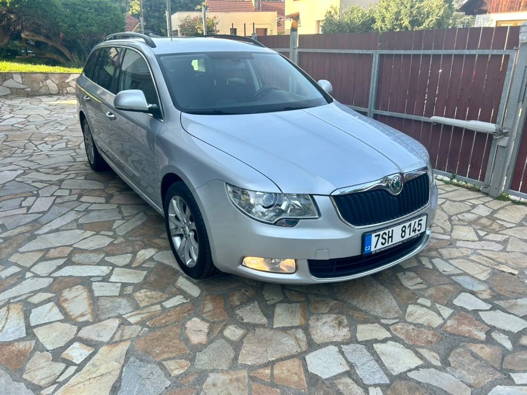 Škoda Superb, 2.0 TDI 103KW DSG ELEGANCE - fotka 3