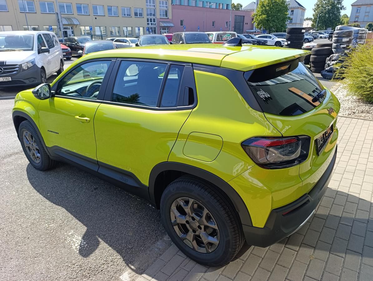 Jeep Avenger, Longitude 1.2 Turbo e-Hybrid - fotka 3