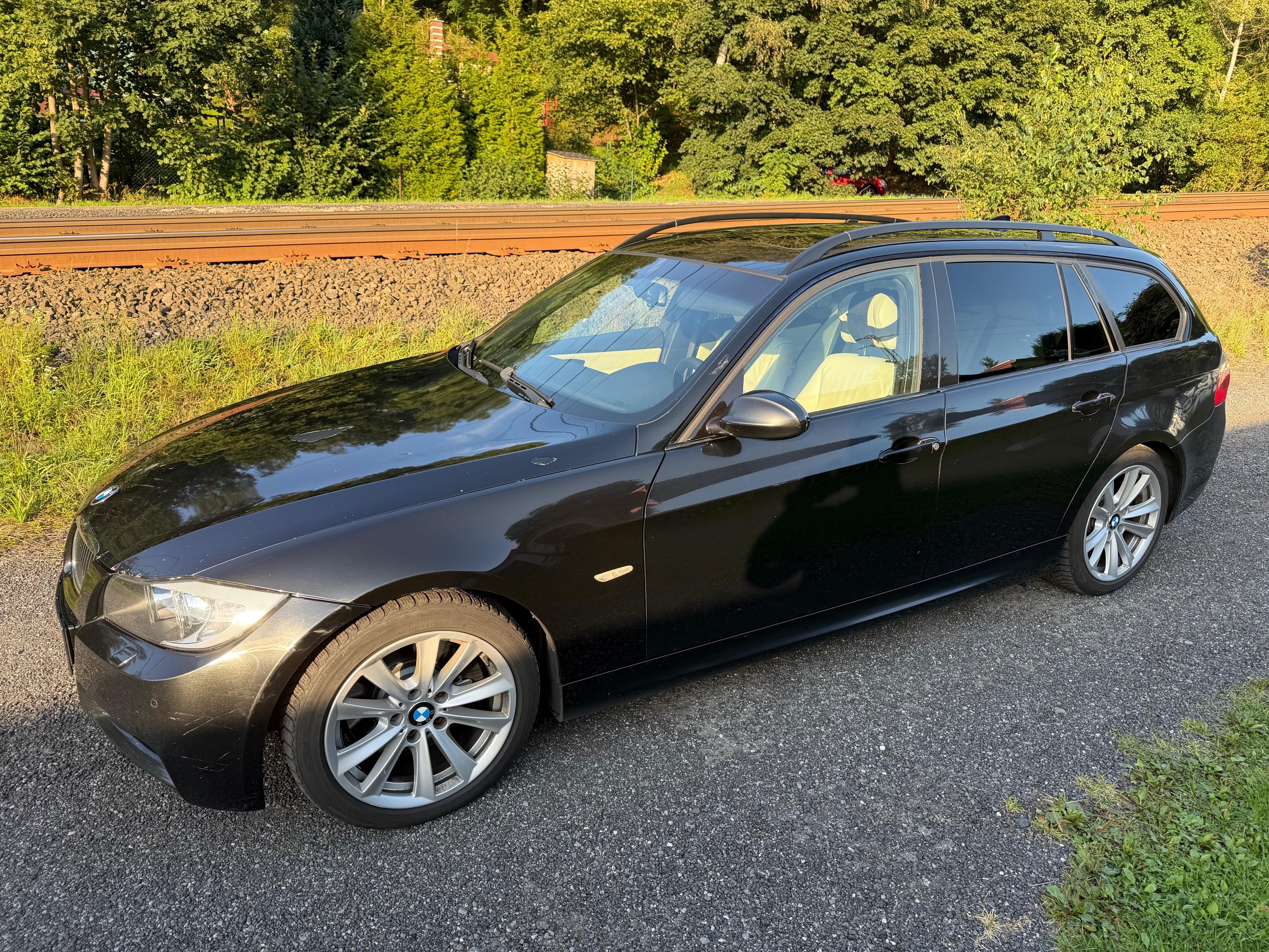 BMW Řada 3, E91 325d 145 kW M-paket - fotka 2
