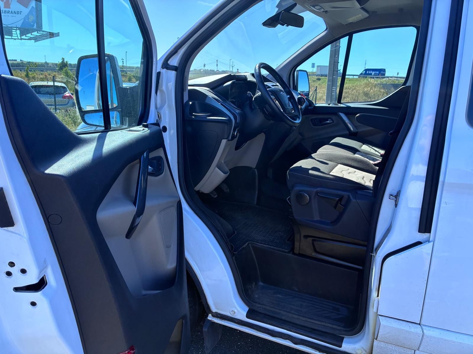 Ford Tourneo Custom - fotka 6