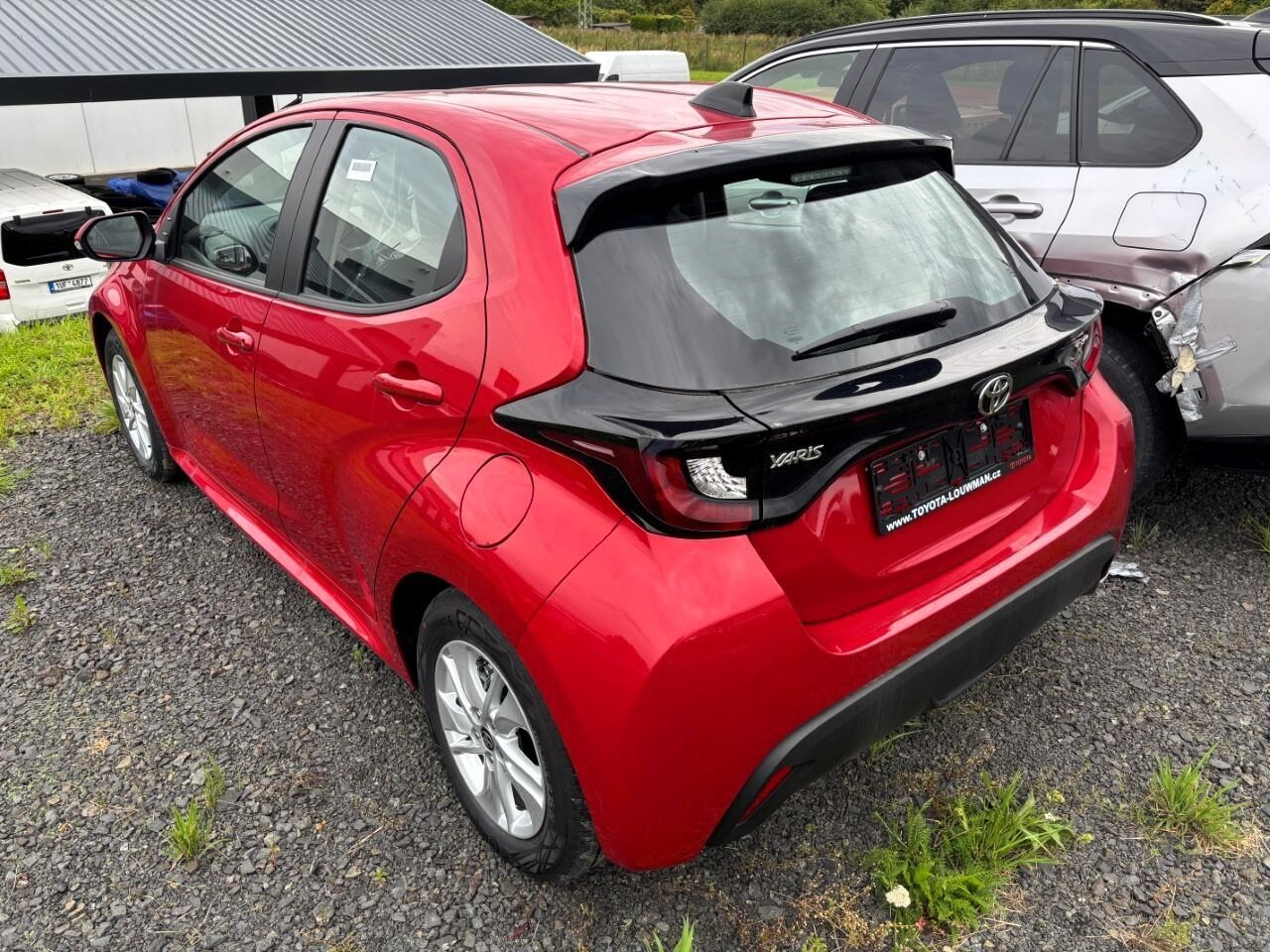Toyota Yaris, 1,5   Comfort HEV 116 CVT - fotka 5