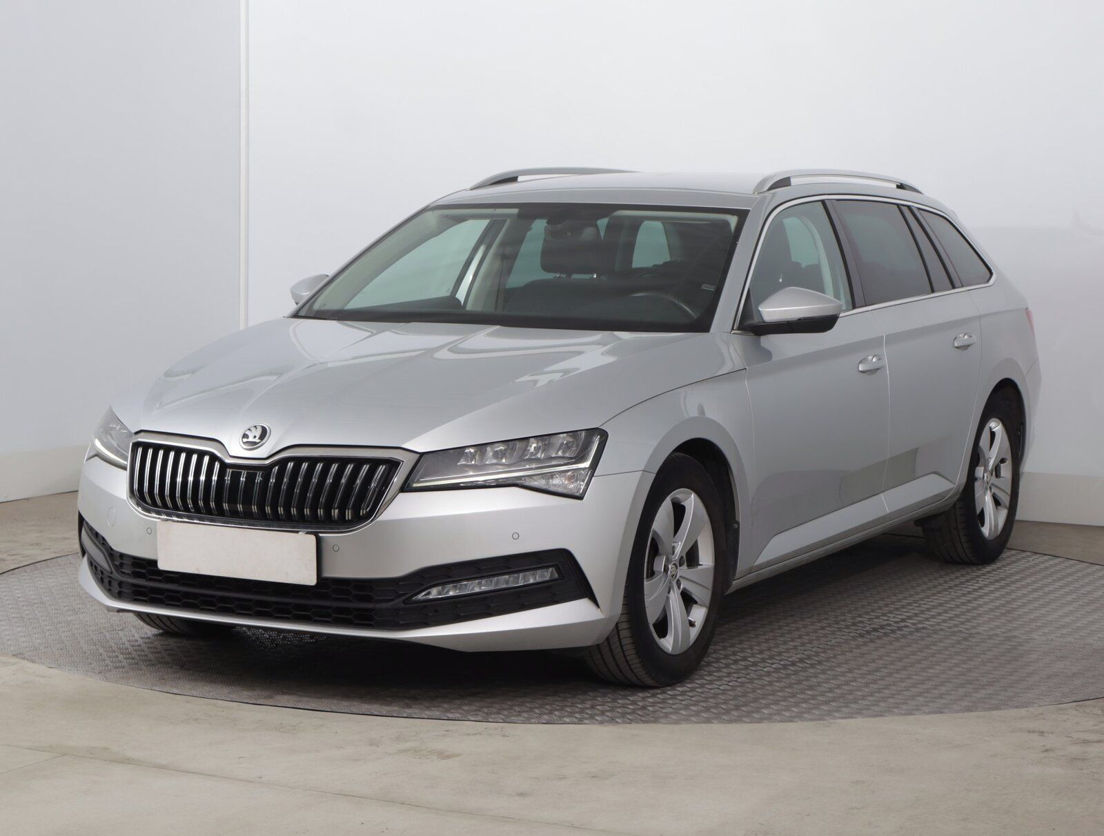 Škoda Superb, 2.0 TDI, Automat, Navi - fotka 2
