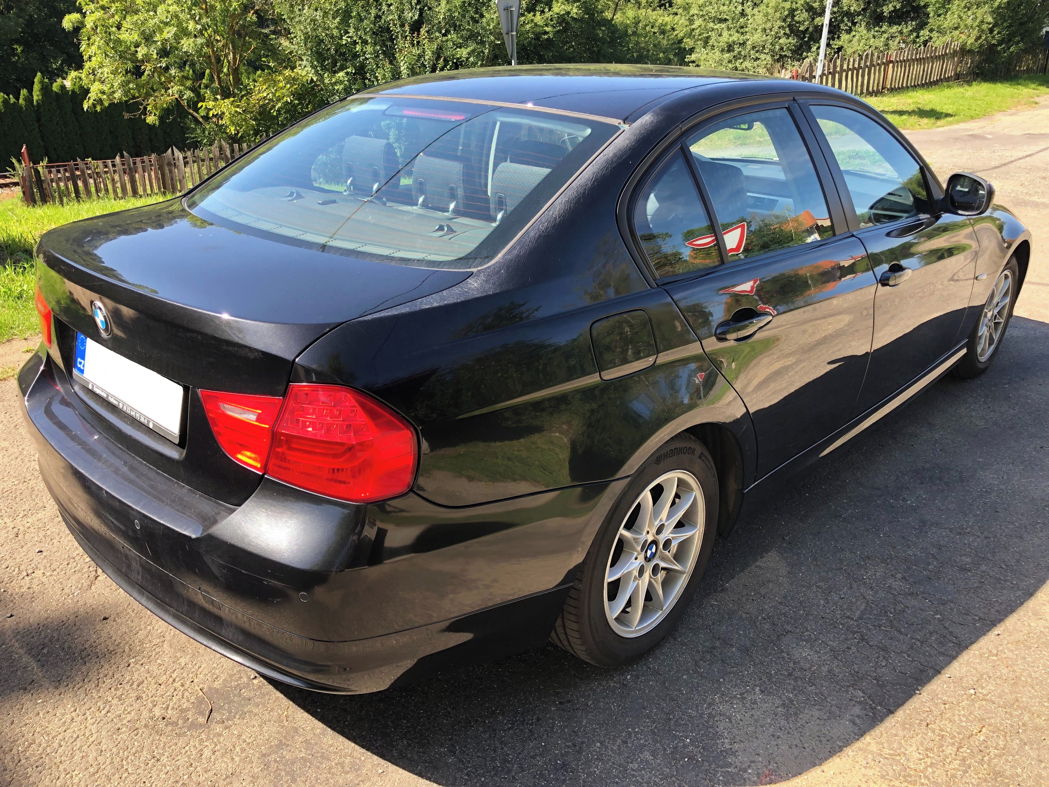 BMW Řada 3, 318d - fotka 4
