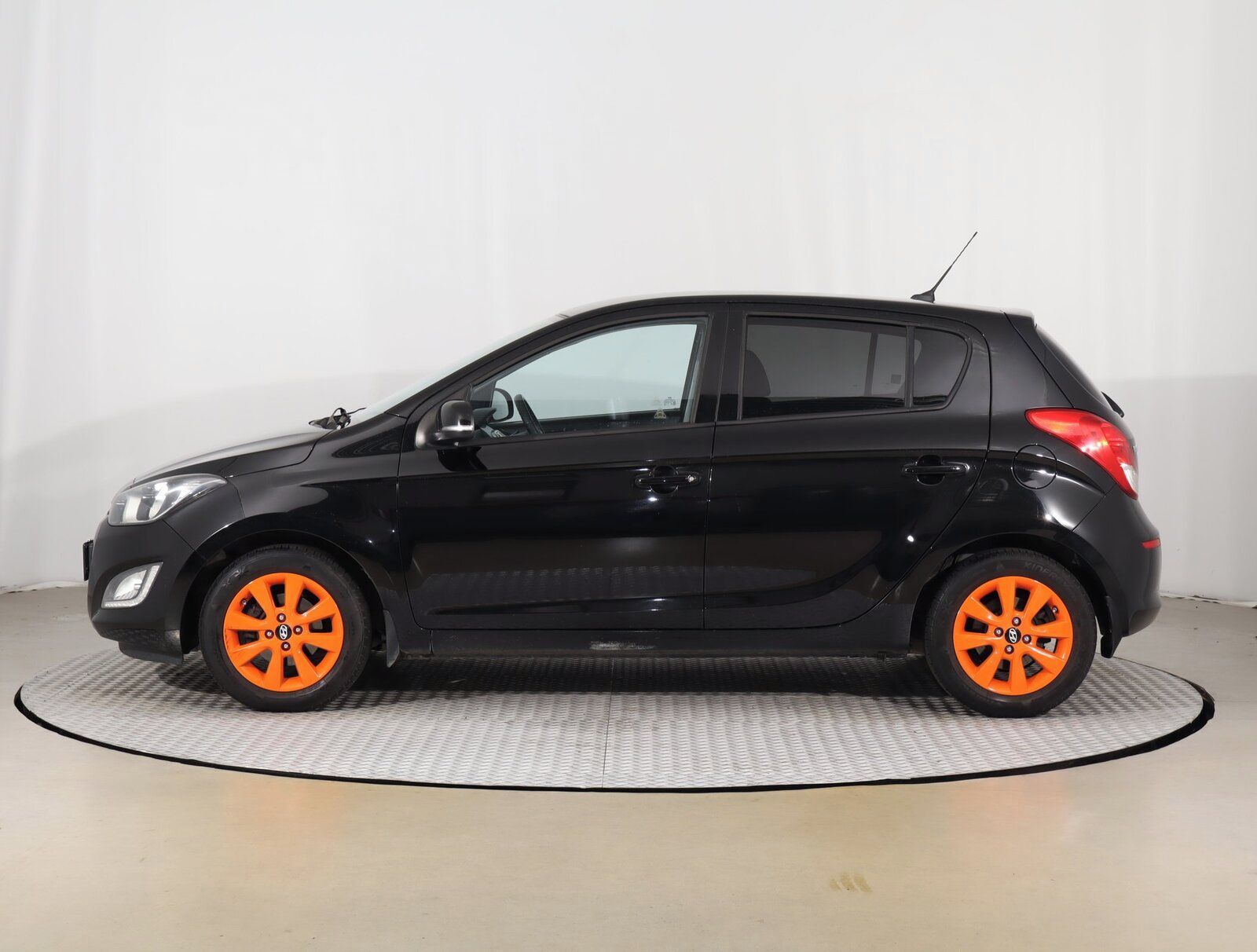 Hyundai i20, 1.2, Serv.kniha - fotka 3