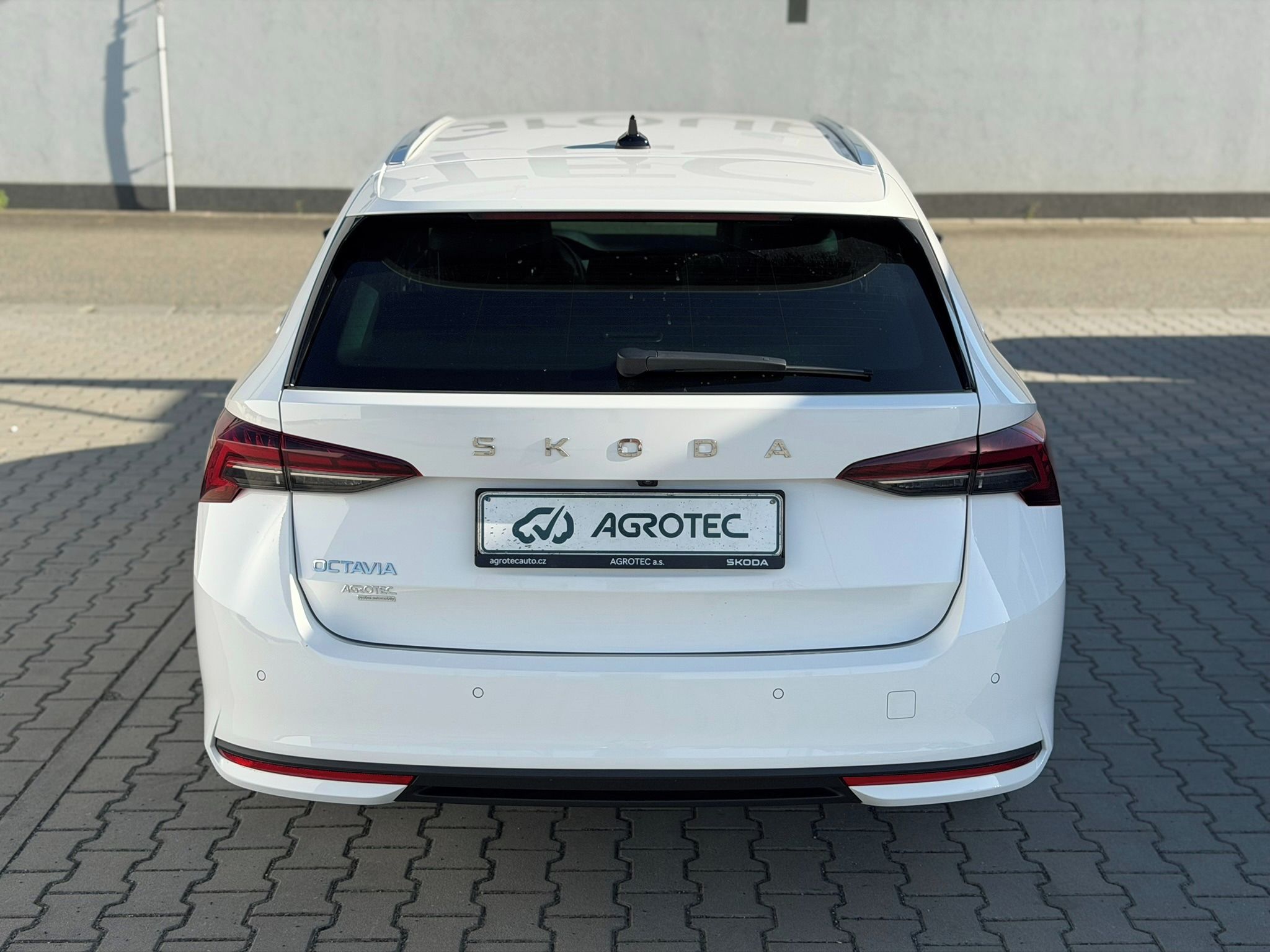 Škoda Octavia, 1.5 TSI 110kW Top Selec. Combi - fotka 6