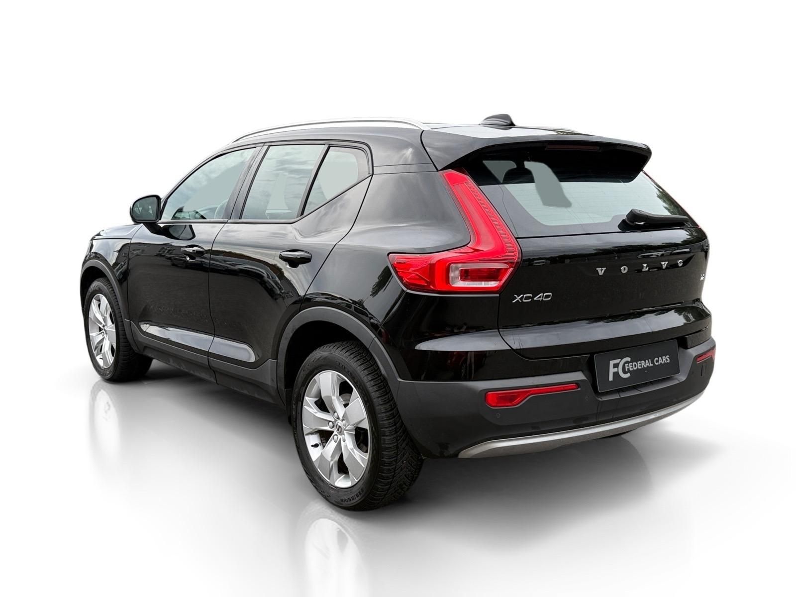 Volvo XC40, T2 FWD // CORE // PANORAMA - fotka 3