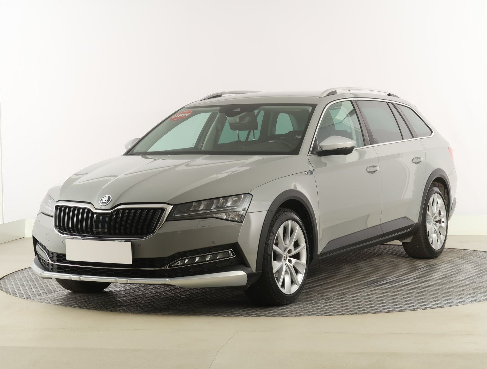 Škoda Superb, 2.0 TDI, Scout, Automat - fotka 3