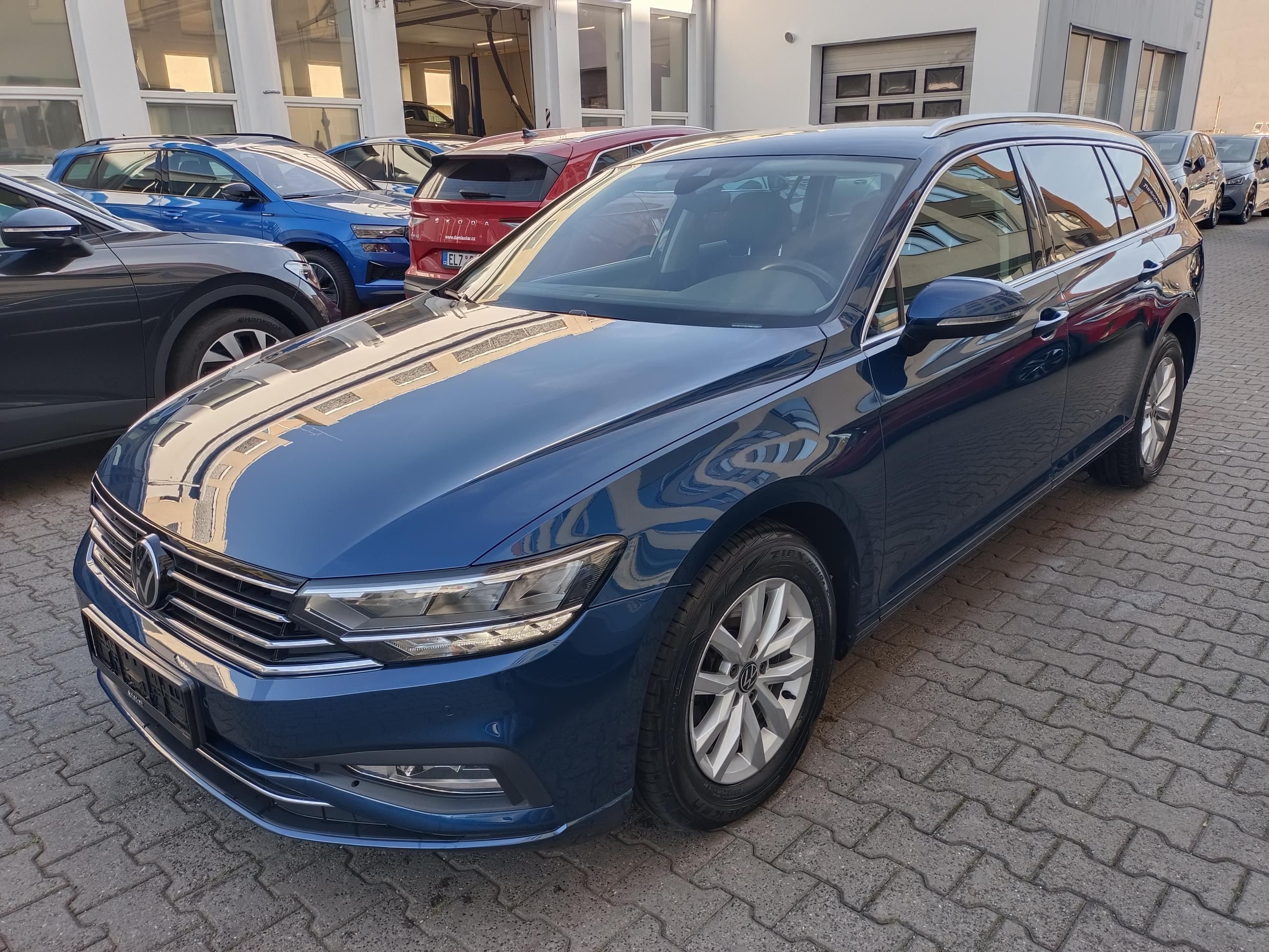 Volkswagen Passat Variant, 2.0 TDI 110kW DSG / Tažné - fotka 3