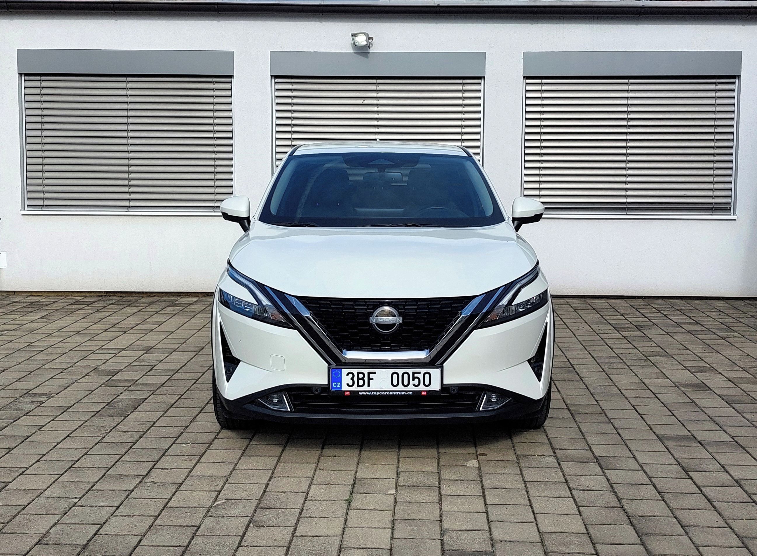 Nissan Qashqai, 1.3 benzín, 116 kW, rok 2023 - fotka 2