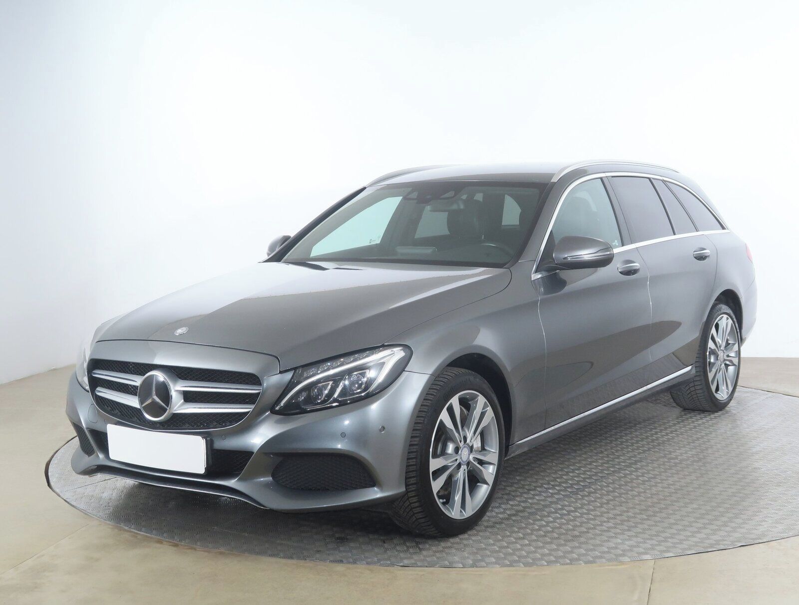 Mercedes-Benz Třídy C, 400 4MATIC, Avantgarde, 4X4 - fotka 2