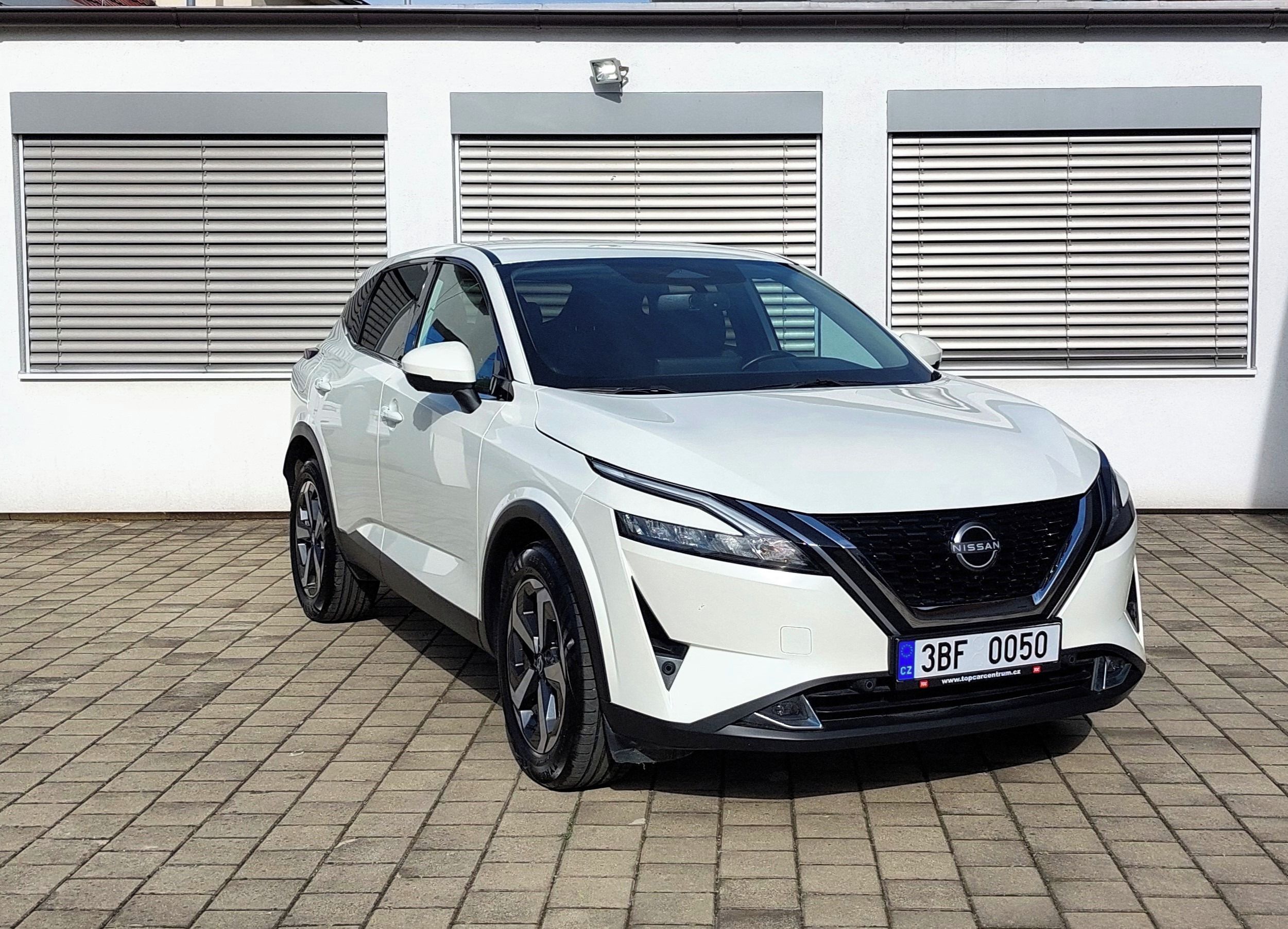 Nissan Qashqai, 1.3 benzín, 116 kW, rok 2023 - fotka 3