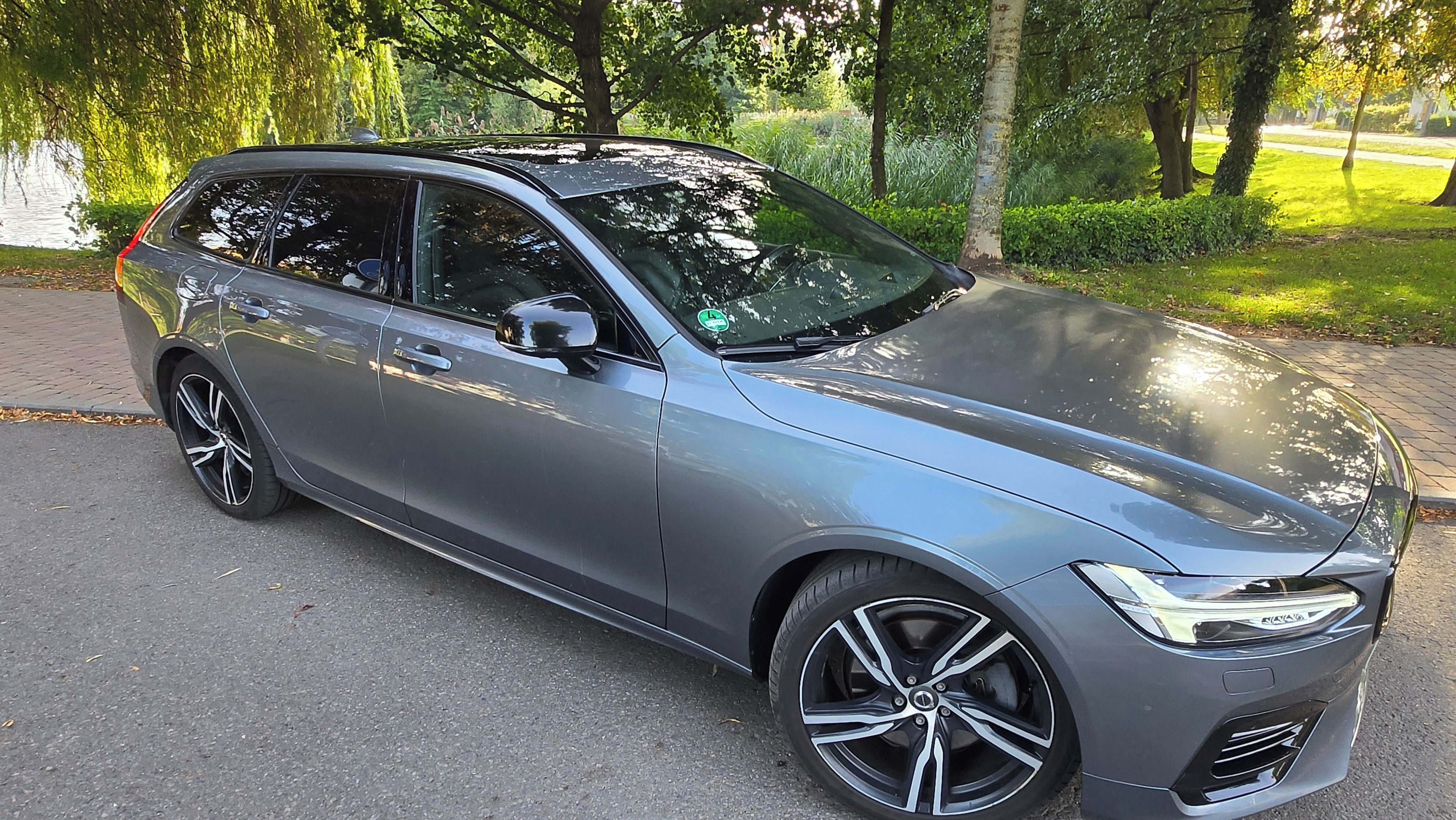 Volvo V90, T8 hybrid, 420k, 100% stav - fotka 4