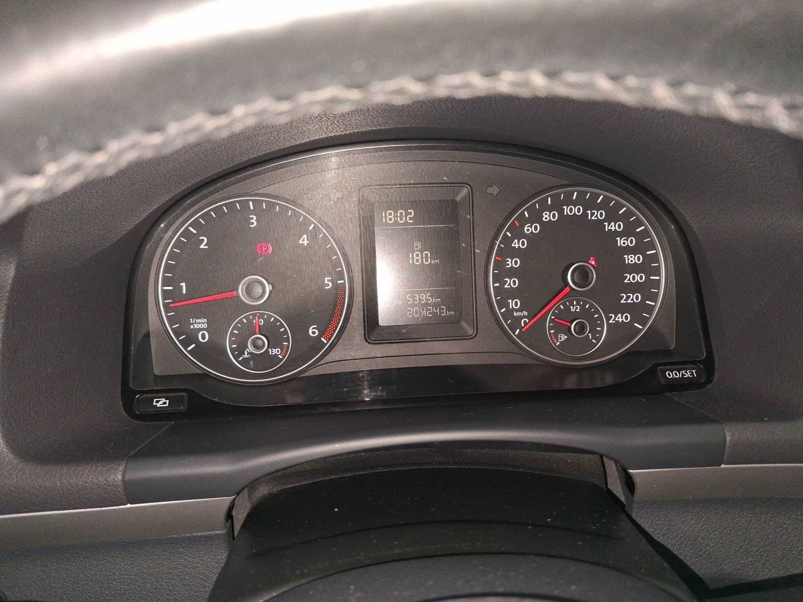 Volkswagen Touran, 1.6 TDI, Automatická klima - fotka 3
