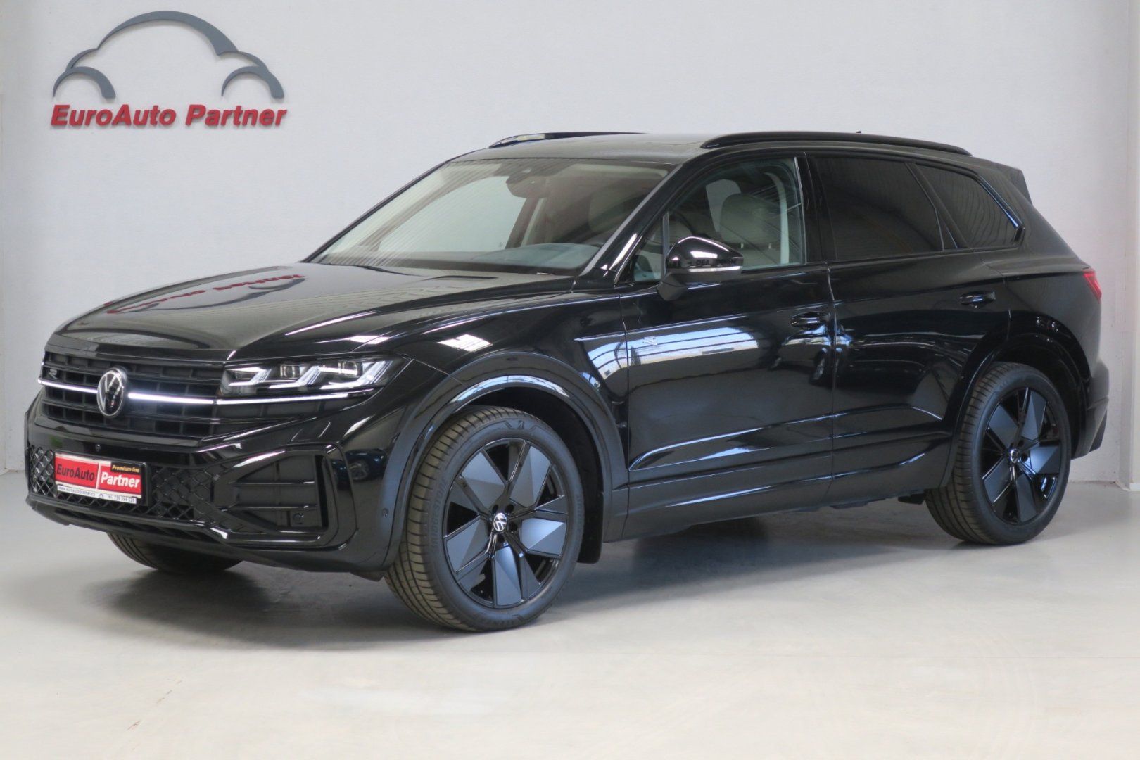 Volkswagen Touareg, R-LINE 3,0TDI 210kW TOP VÝBAVA