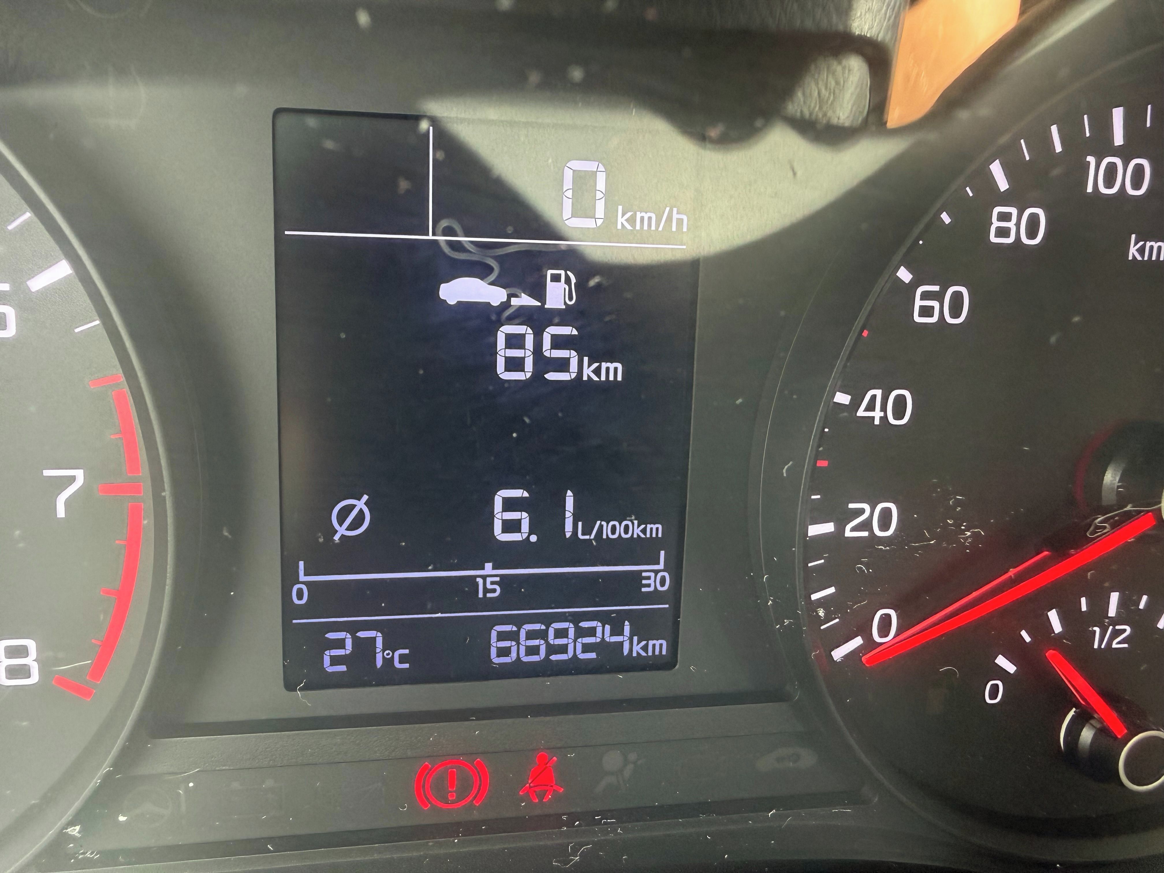 Kia Stonic, 1.2i 66700km 2021 - fotka 5