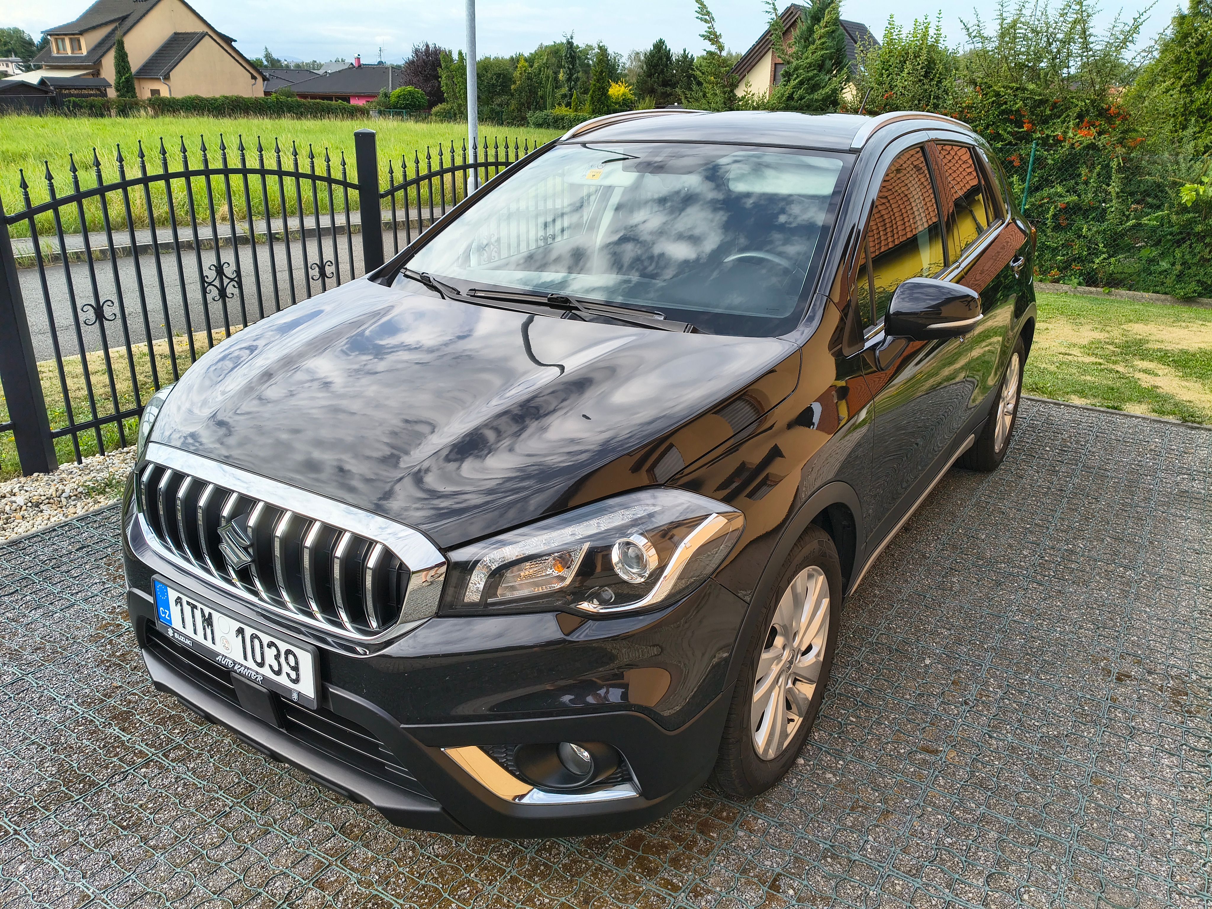 Suzuki SX4 S-Cross, 1.4 Turbo 121 kW 4x4 AT - fotka 2