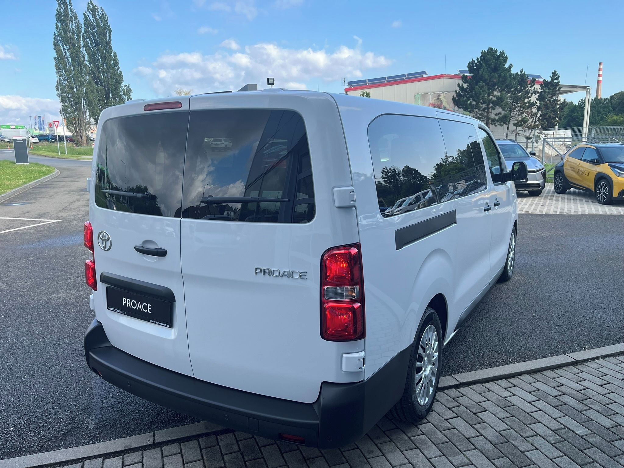 Toyota Proace Verso, 2.2L Combi TAŽNÉ ODNÍMATELNÉ - fotka 5