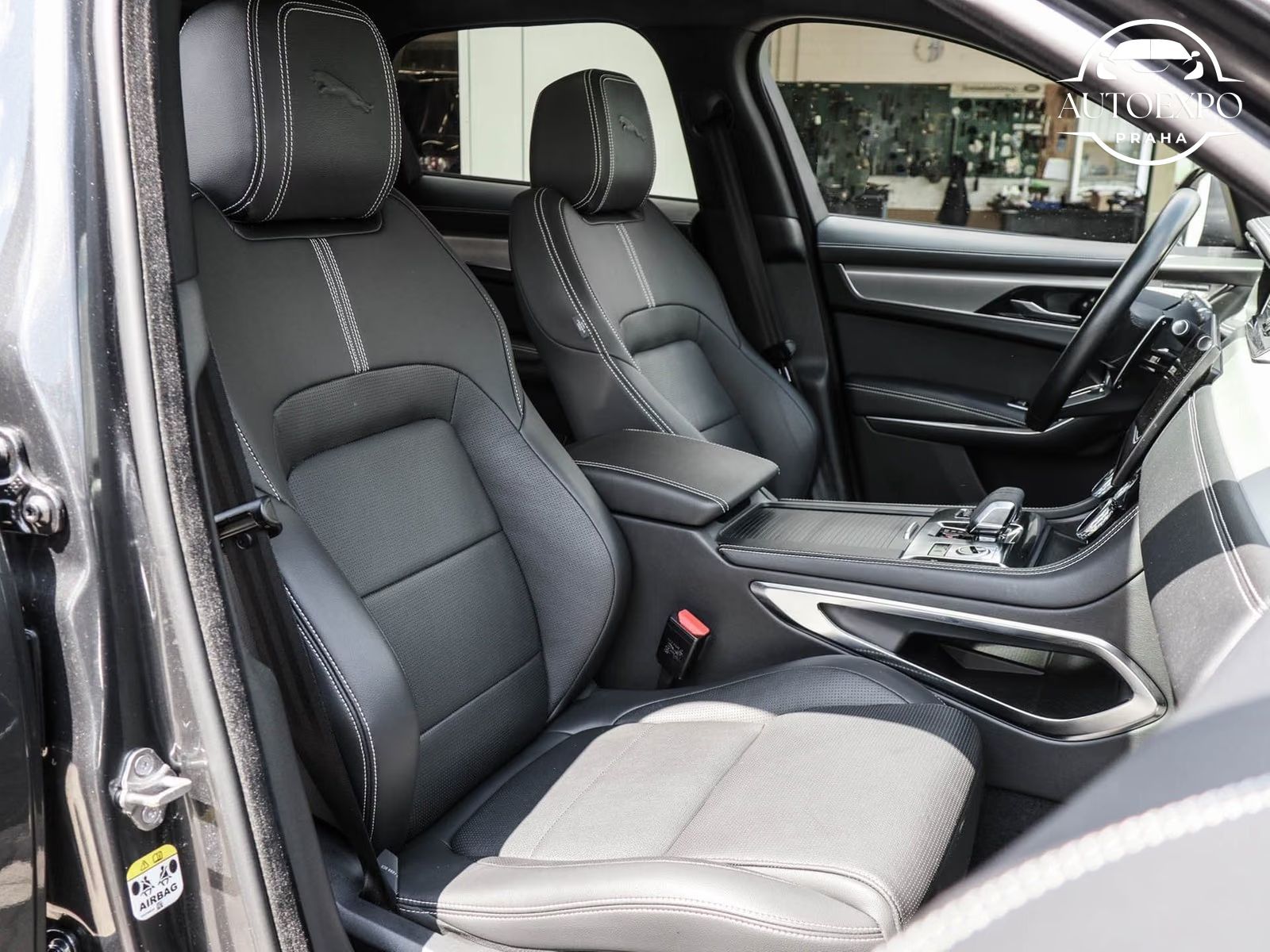 Jaguar F-Pace, D300 R-Dynamic SE AWD*PANORAMA - fotka 6