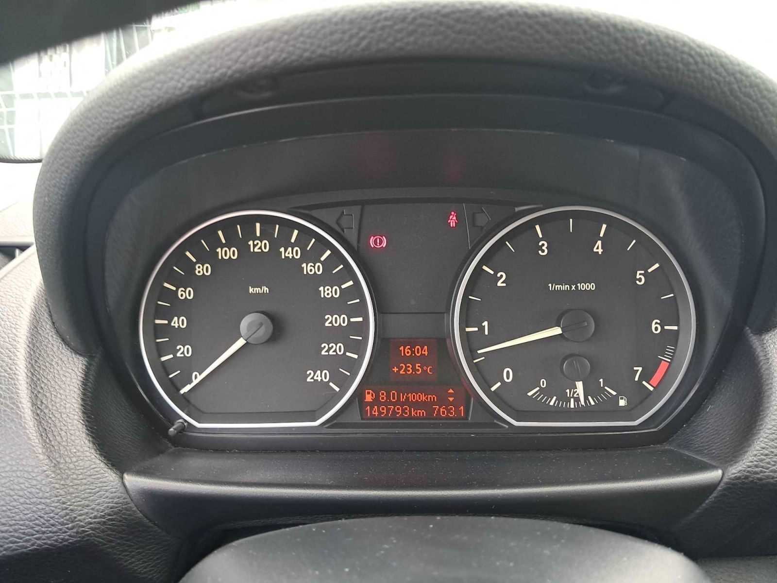 BMW Řada 1, 116i, Automatická klima - fotka 3