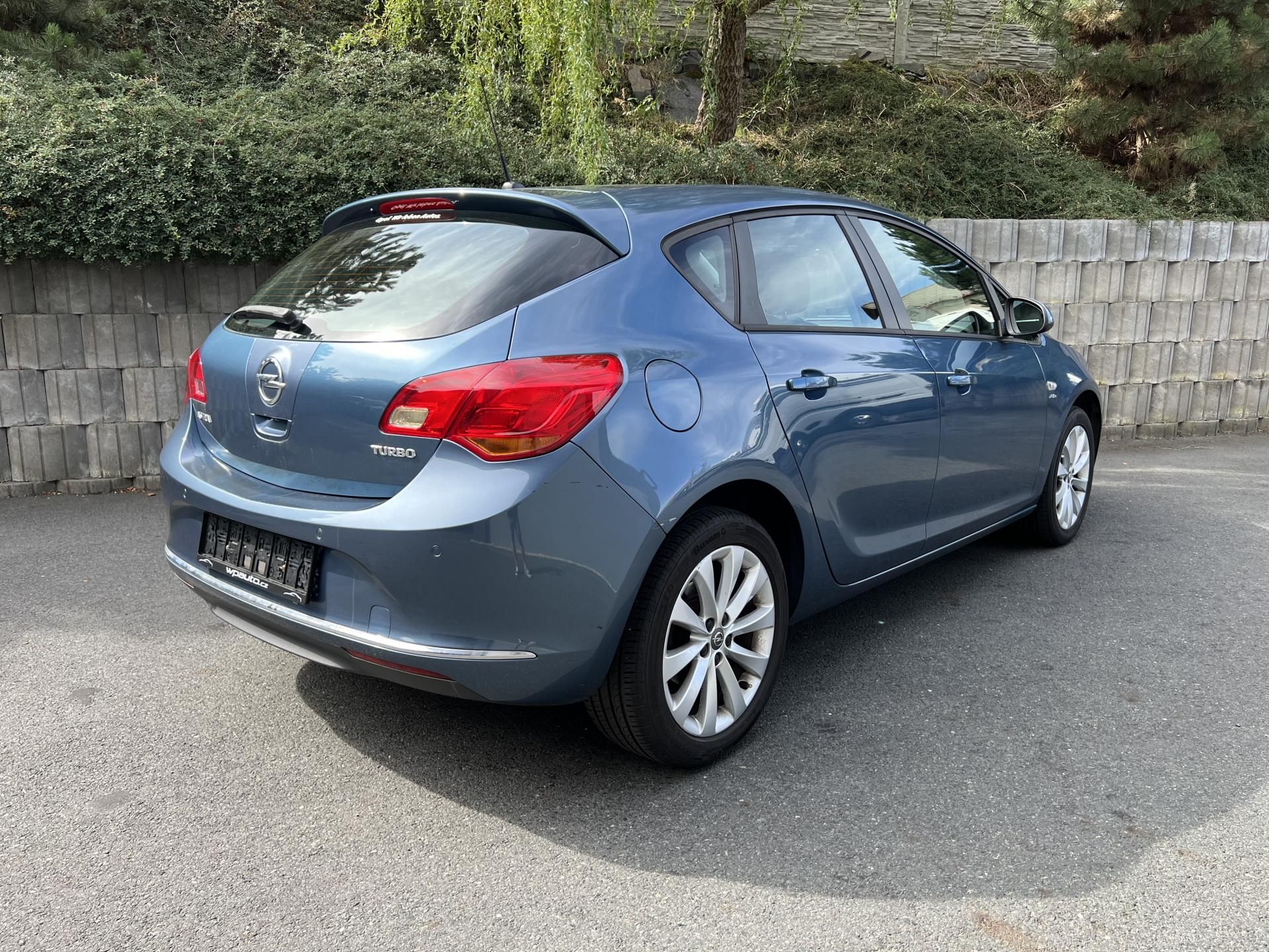 Opel Astra, 1.4T 103 kW 1.MAJ SERVISKA - fotka 5