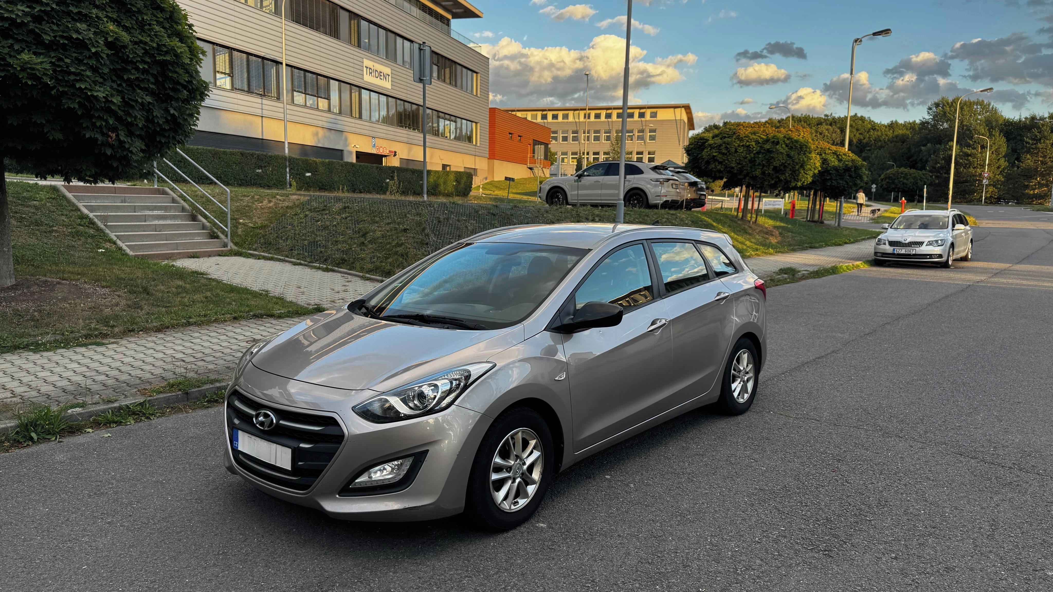 Hyundai i30, 1.6, ČR, 2. MAJ., SERV. KNIHA - fotka 6
