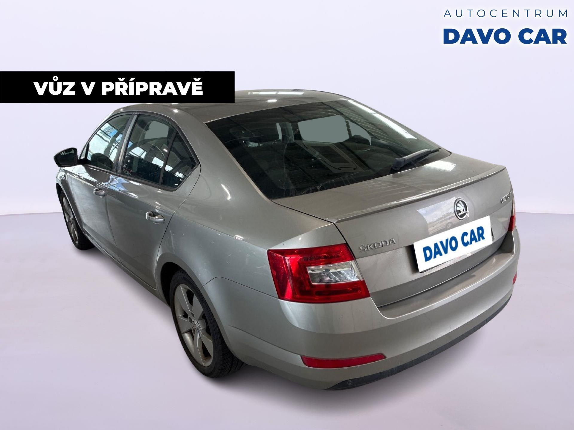 Škoda Octavia, 1,8 TSI 132kW Elegance CZ - fotka 2
