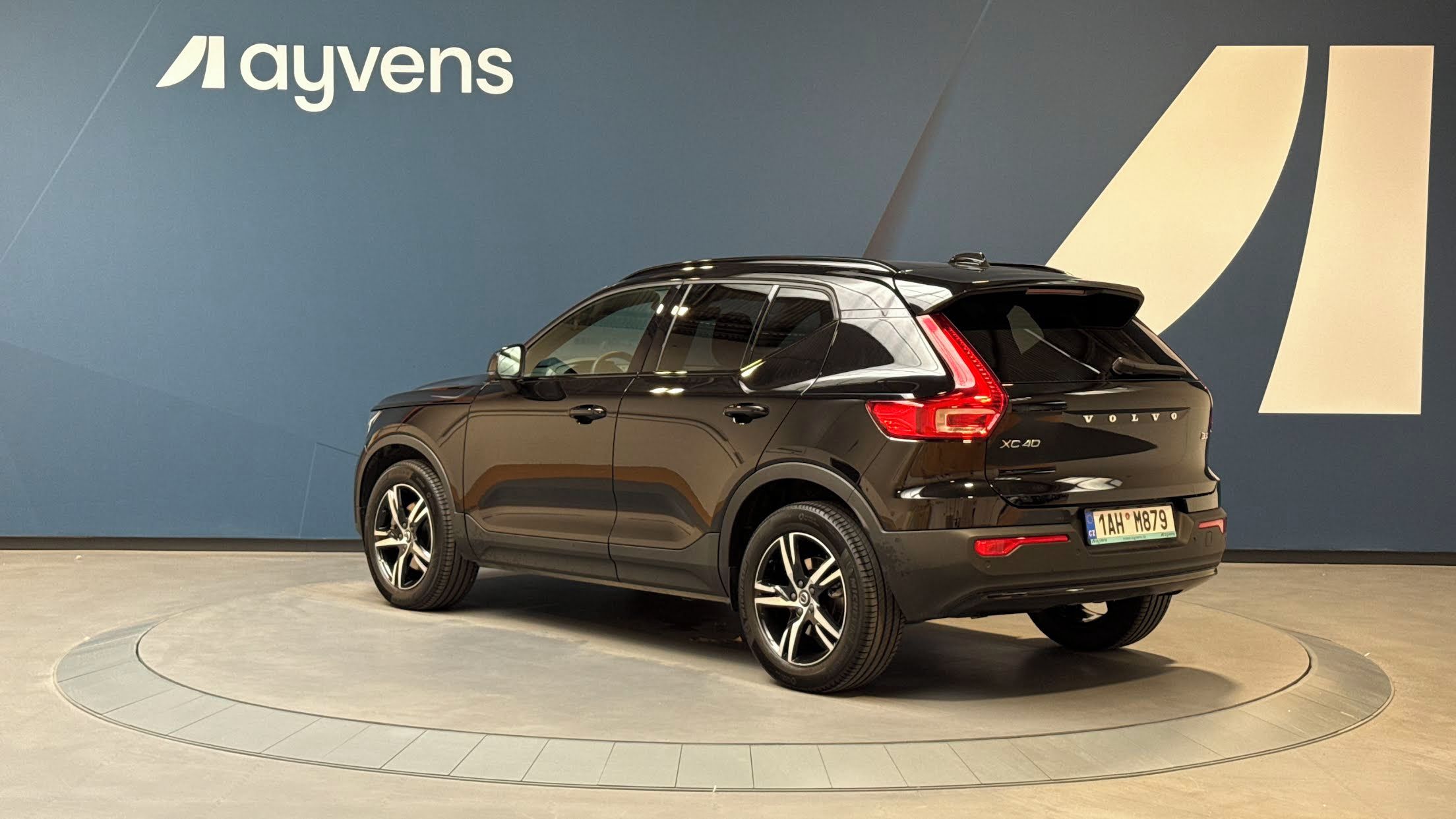 Volvo XC40, B3 Plus Dark DCT - fotka 3