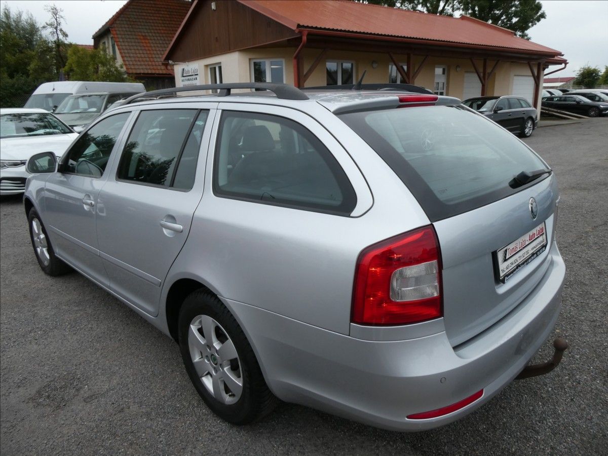 Škoda Octavia, 1,4 TSi 90kW serviska, závěs - fotka 6