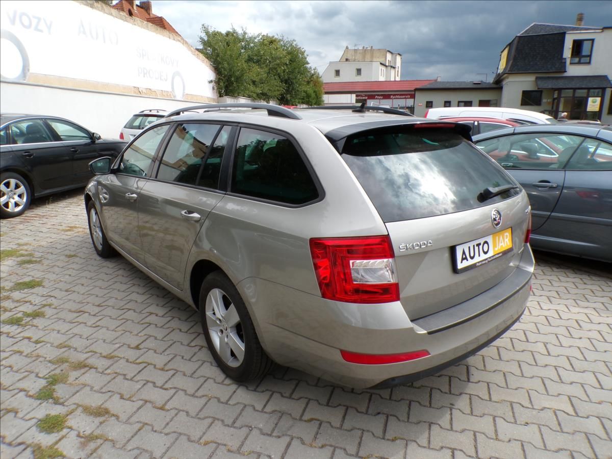 Škoda Octavia, 1,6 TDI  GREENLINE - fotka 4
