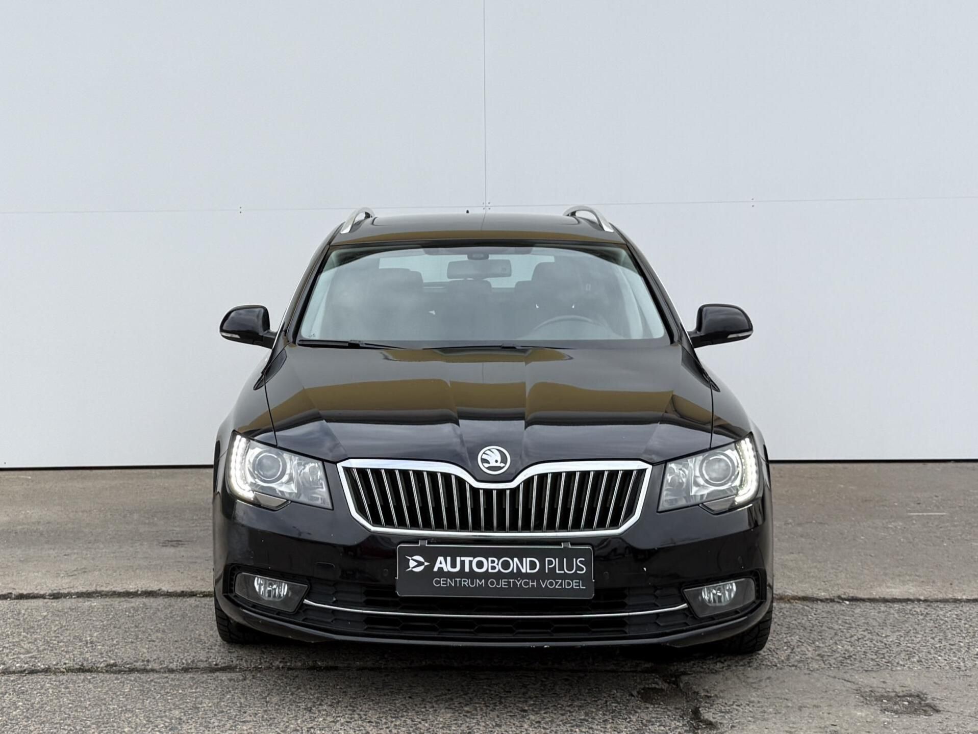 Škoda Superb, 2.0 TDI DSG / 125 kW Elegance - fotka 4