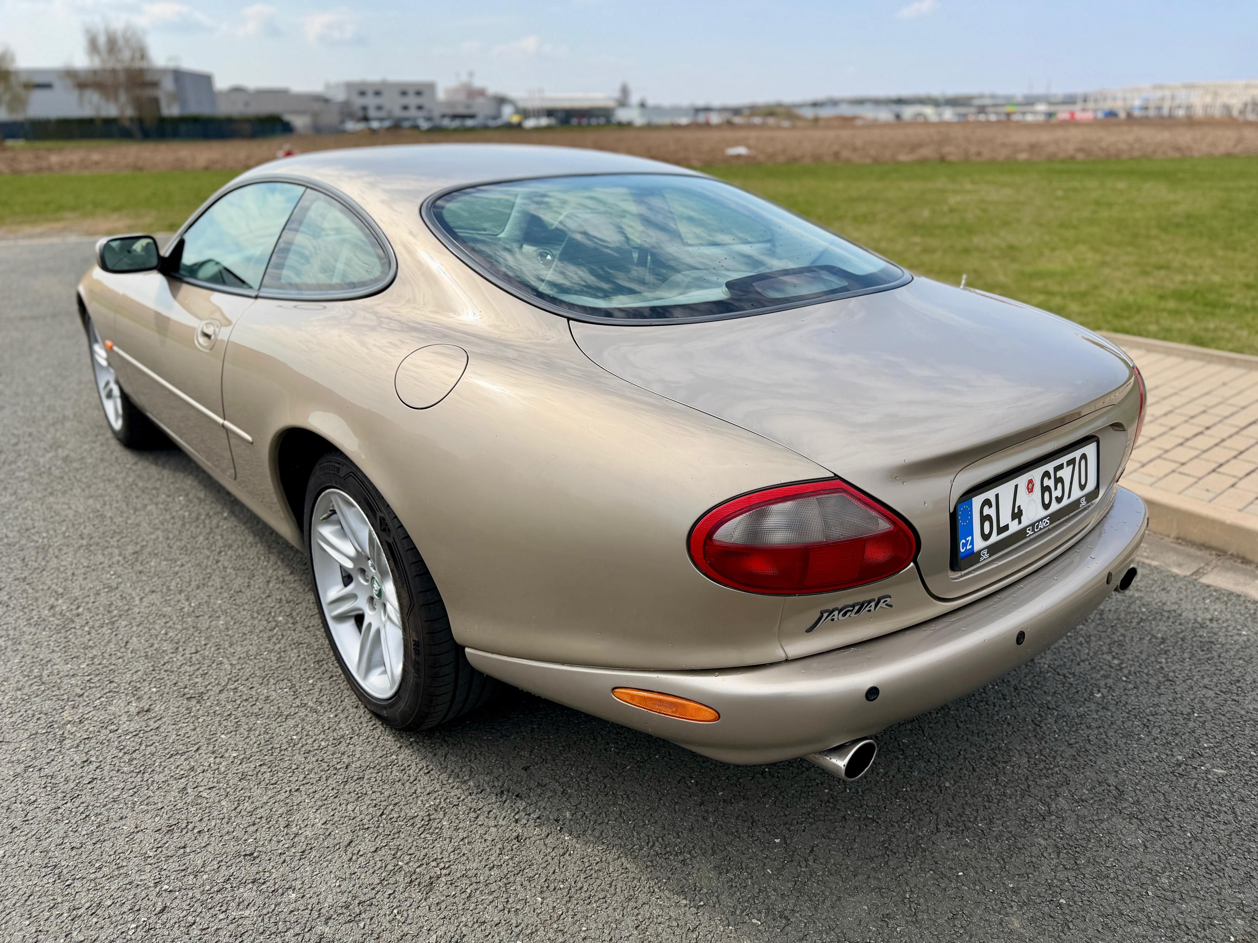 Jaguar XK8, 4.0 V8 AUTOMAT KŮŽE TEMPOMAT - fotka 3