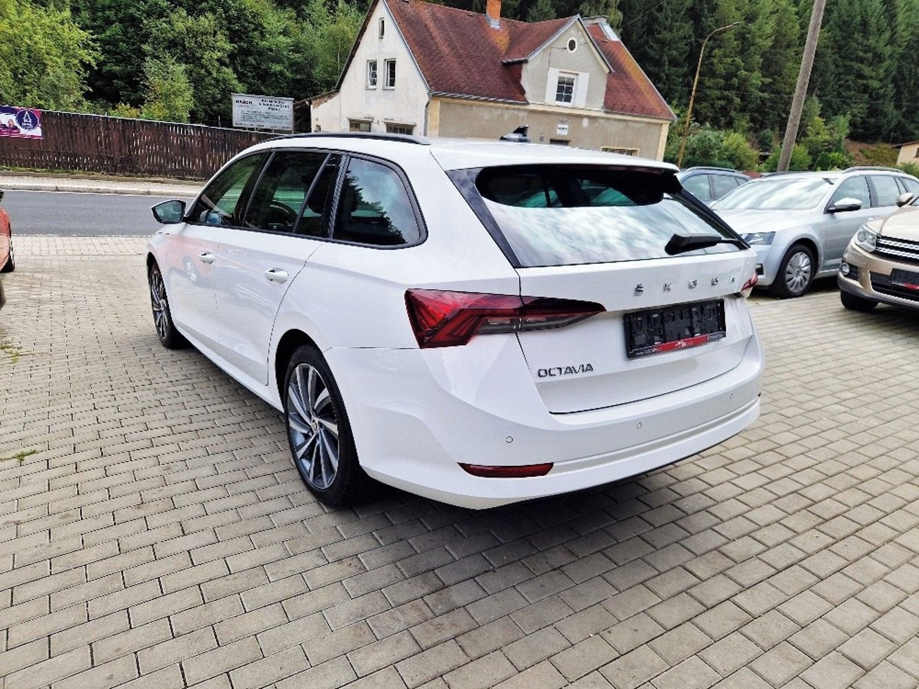 Škoda Octavia, 2.0 TDi (110 kW), plný servis - fotka 3