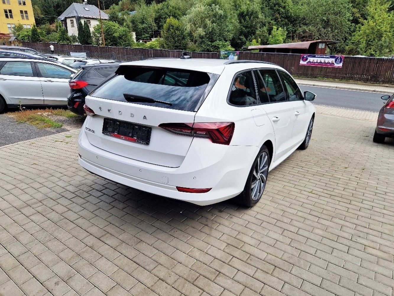 Škoda Octavia, 2.0 TDi (110 kW), plný servis - fotka 4