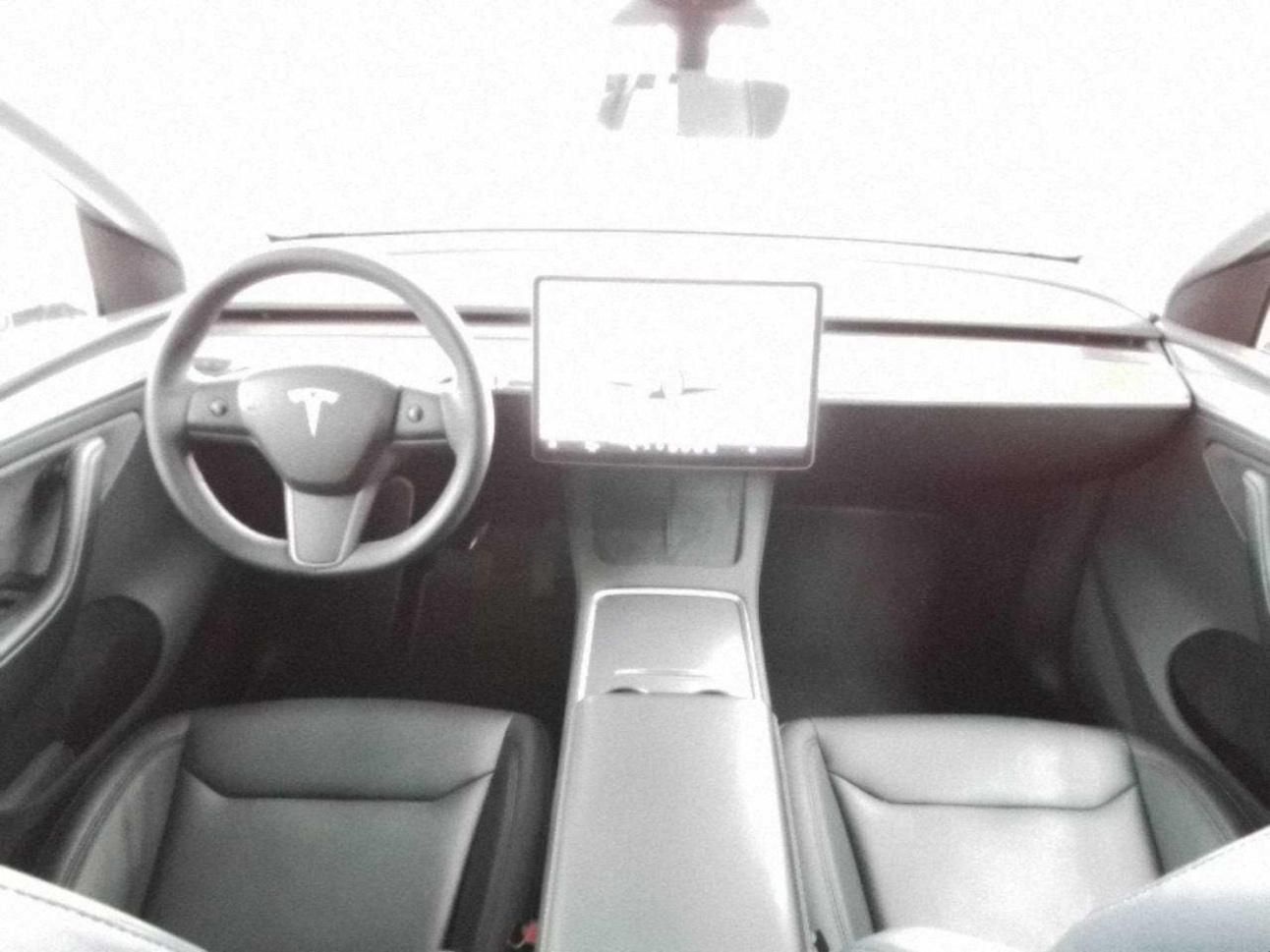Tesla Model Y, RWD 220kw 94 % - fotka 3