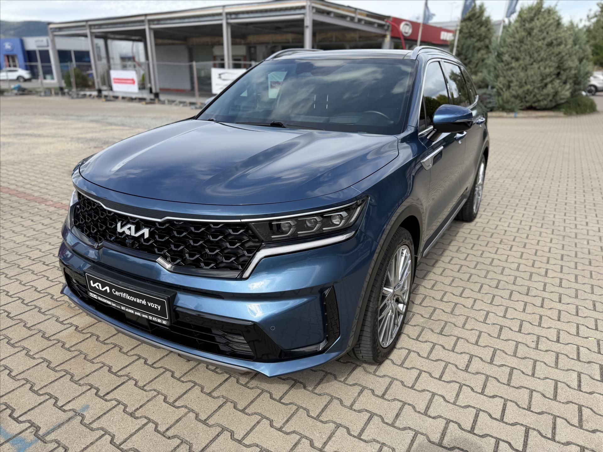 Kia Sorento, 2,2 CRDi 4x4 8AT 7Míst TOP+PNS - fotka 3