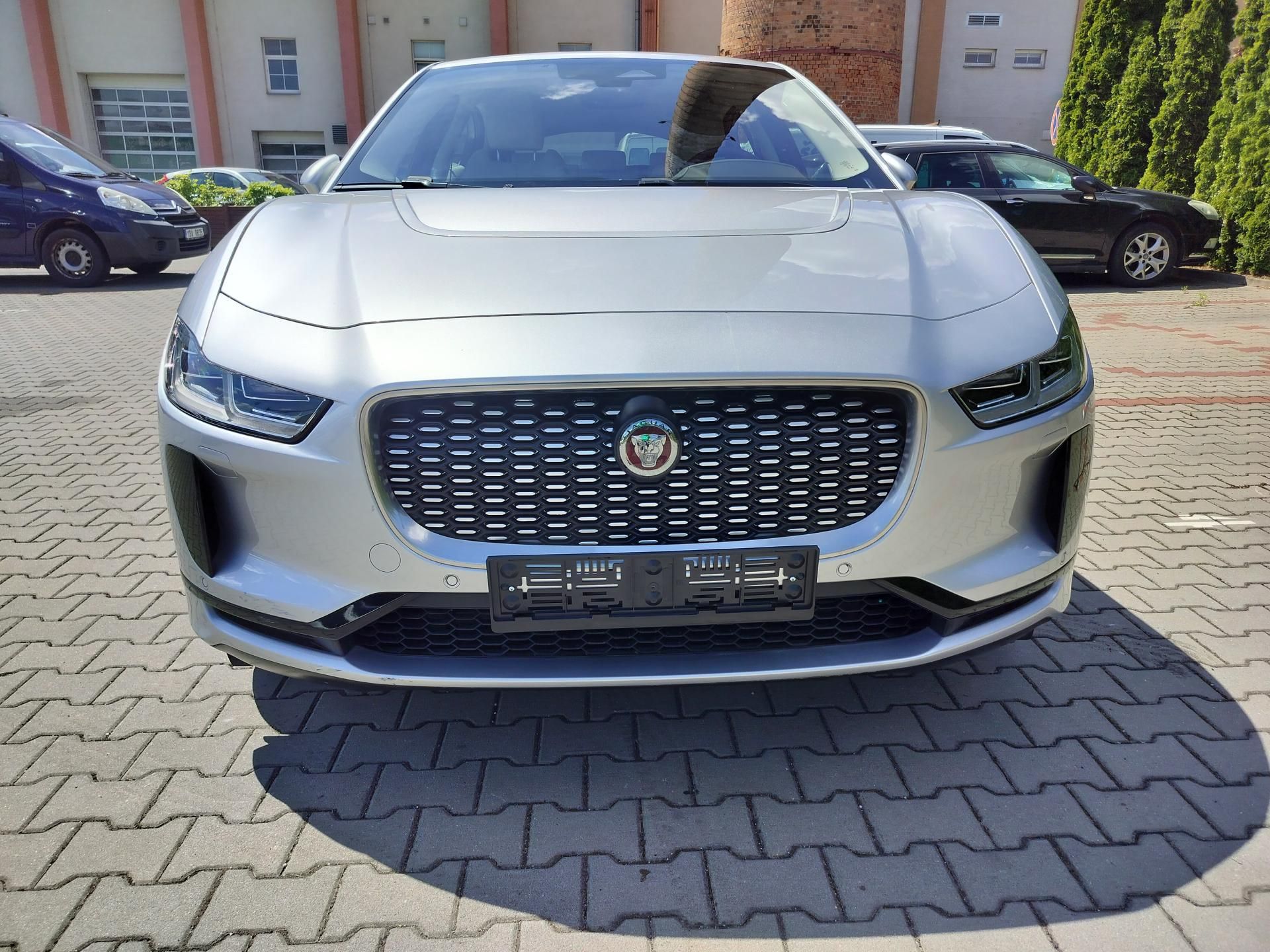 Jaguar I-Pace, EV400 AWD HSE, navi, kůže - fotka 2