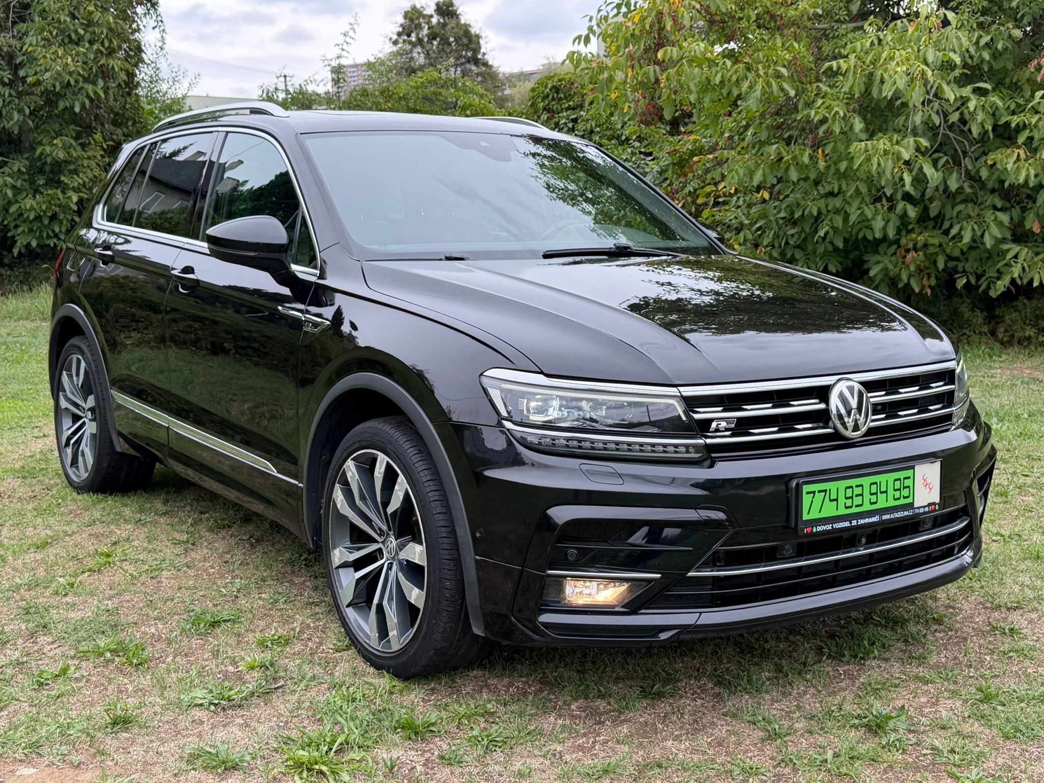 Volkswagen Tiguan, R-LINE 2,0 TDI 4x4 -TOP VÝBAVA - fotka 3