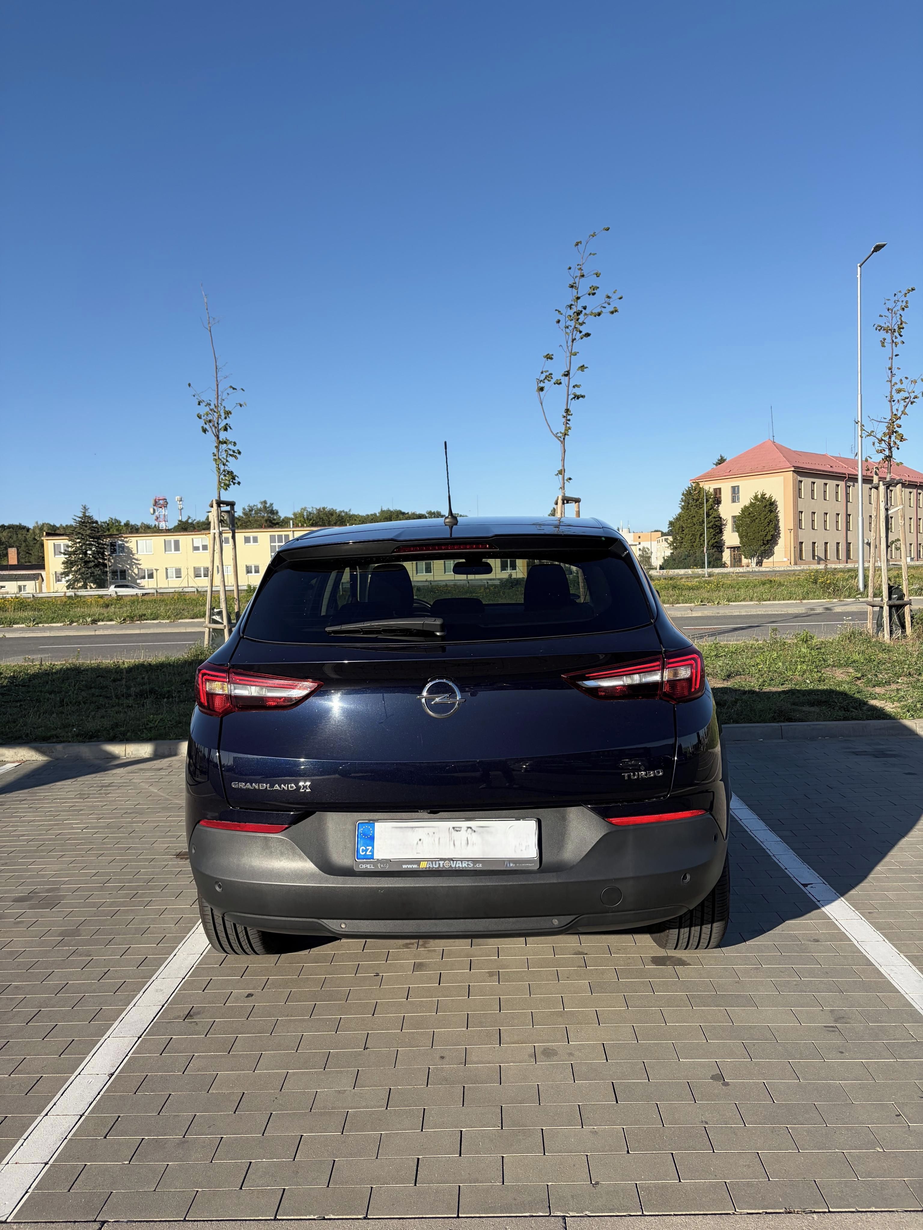 Opel Grandland X, 1,2 turbo 96kW, AT, ČR - fotka 4