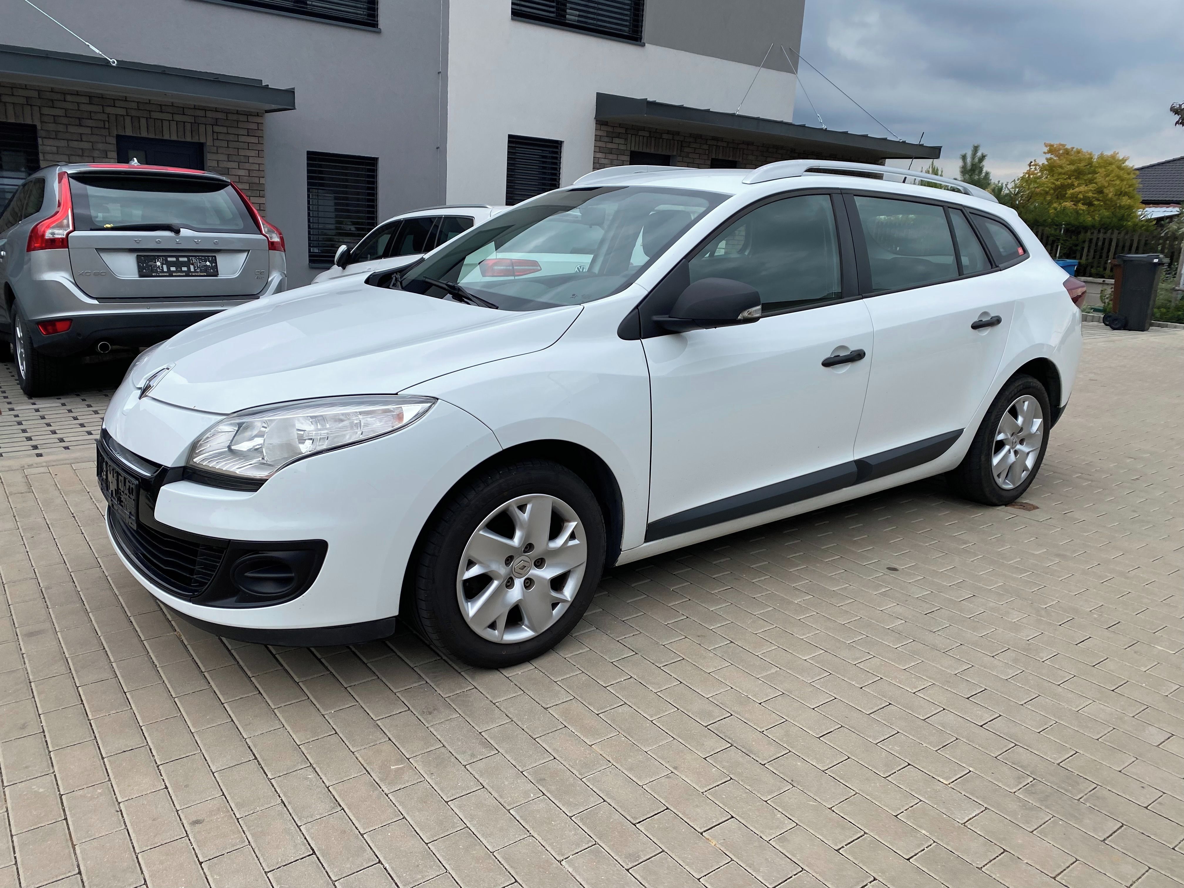 Renault Mégane, 1.6i 16V, r. 2012, 2x sada kol