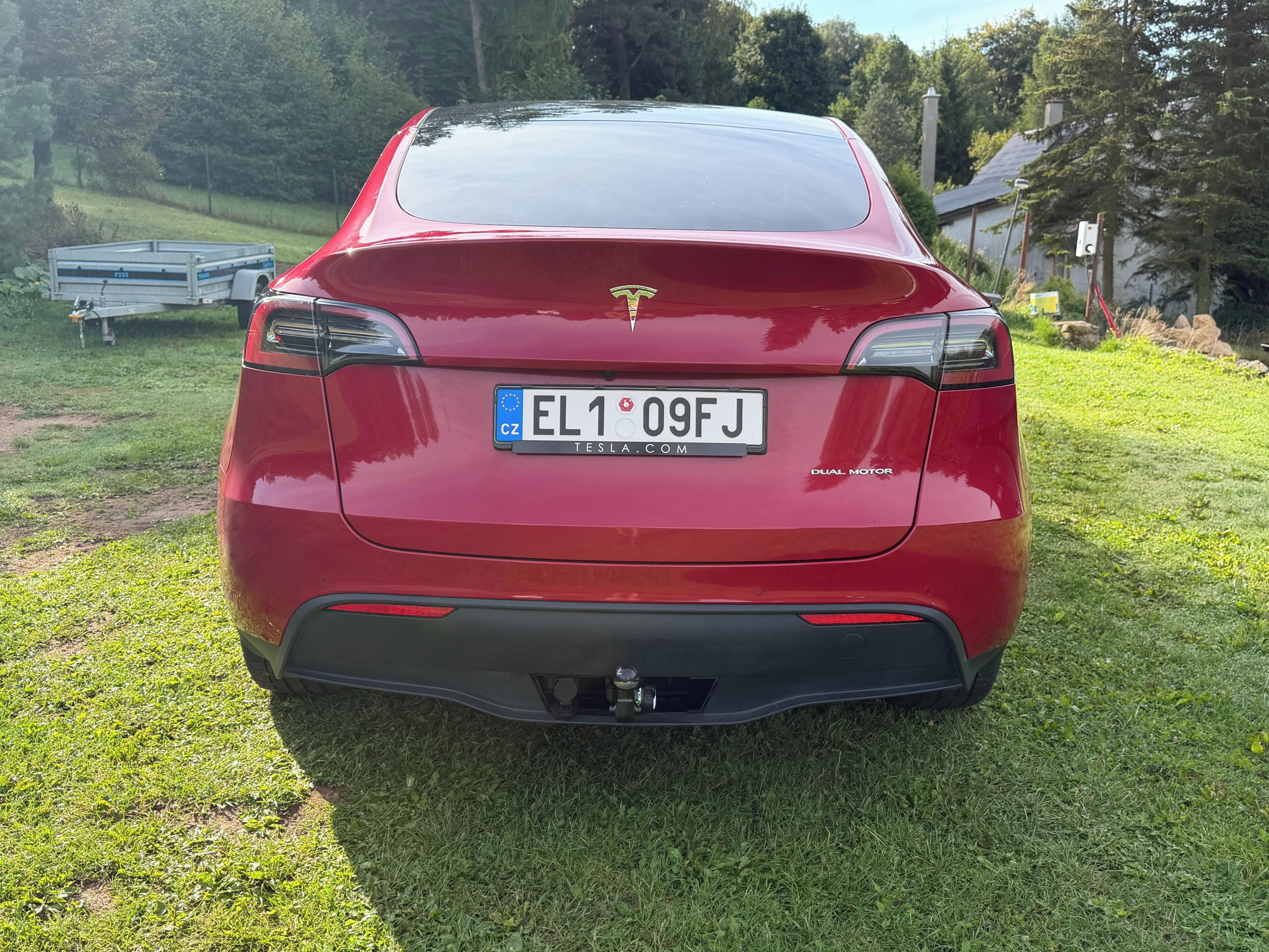 Tesla Model Y, DPH, tažné, 20 kola, SOH 92,5% - fotka 2