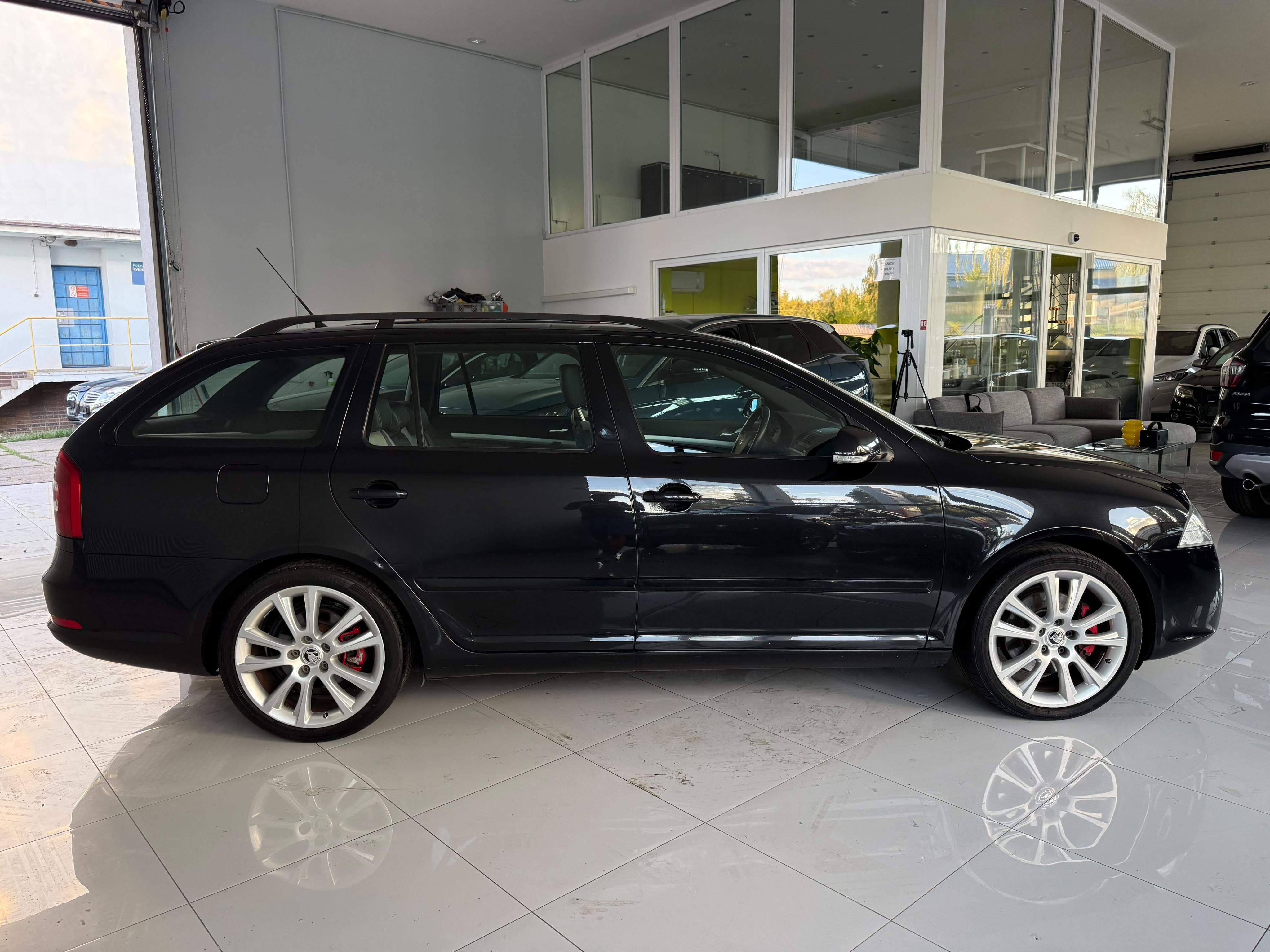 Škoda Octavia, VRS 2.0 TFSI 147 kW | SERVIS - fotka 5