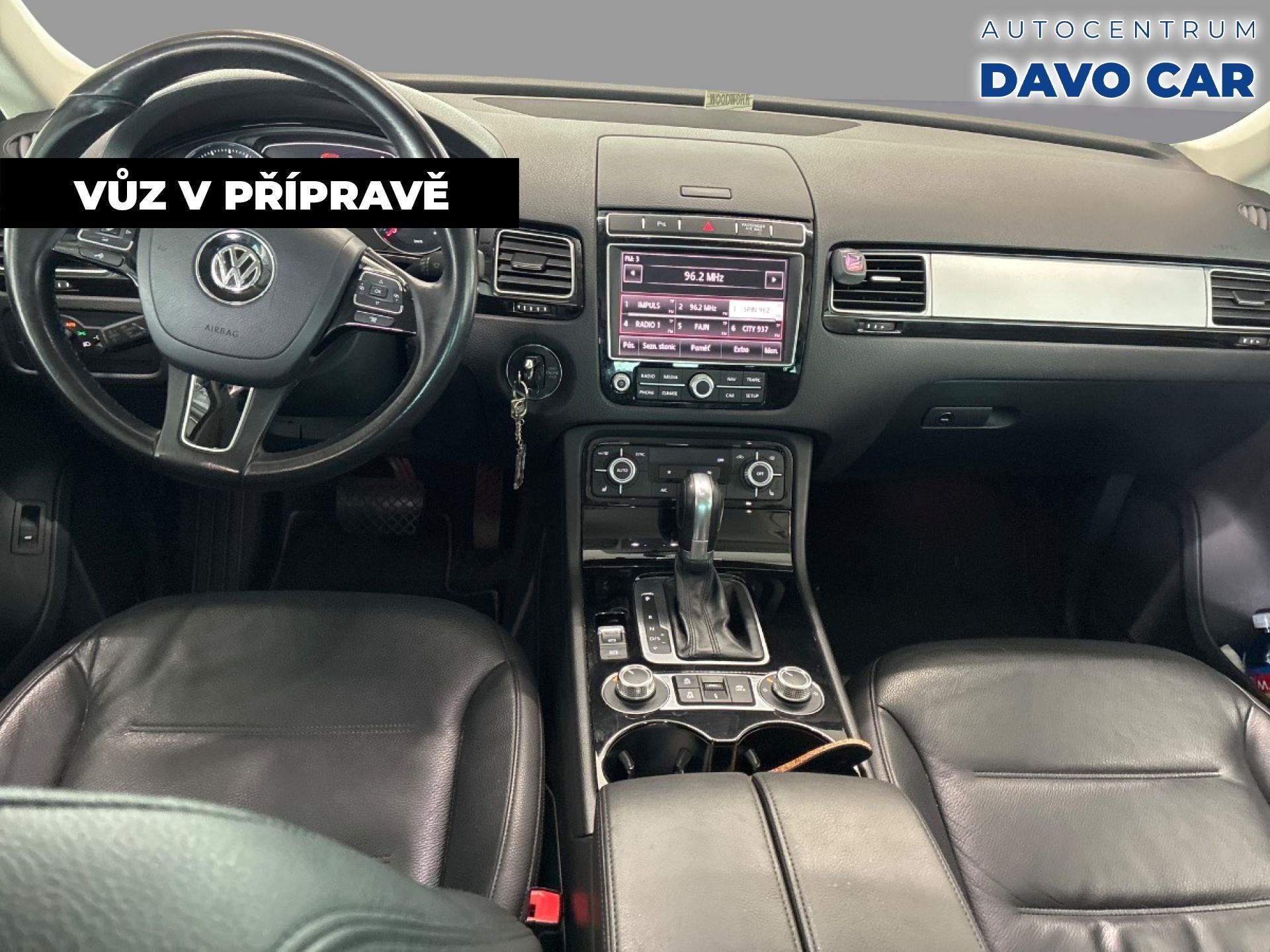 Volkswagen Touareg, 3,0 TDI V6 193kW DSG 4M CZ - fotka 3