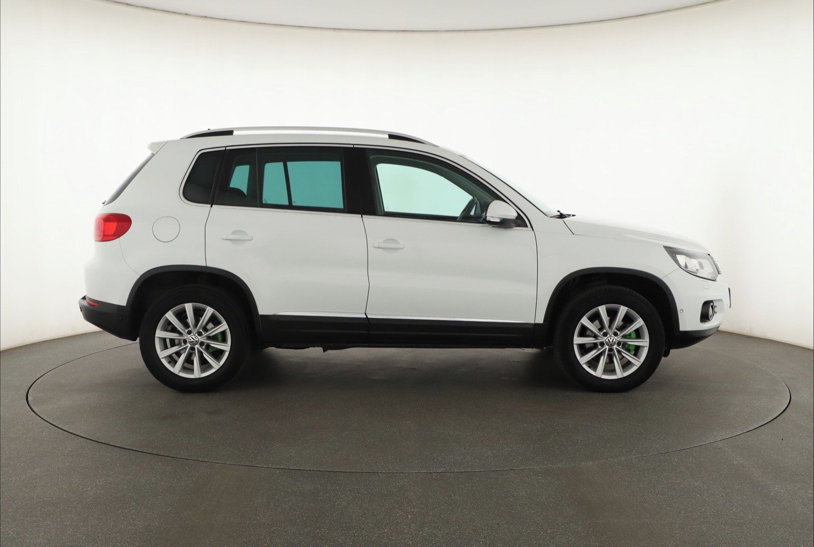 Volkswagen Tiguan, 2.0 TDI, 4X4, Serv.kniha - fotka 6