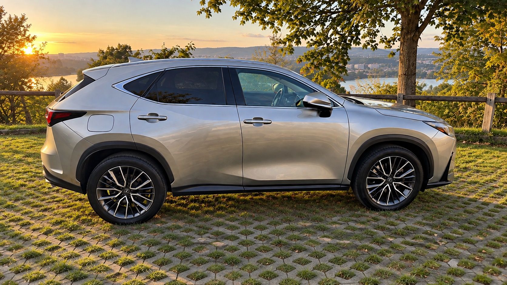Lexus NX 450h+, Lexus NX 450h+ Plug-in Hybrid - fotka 2