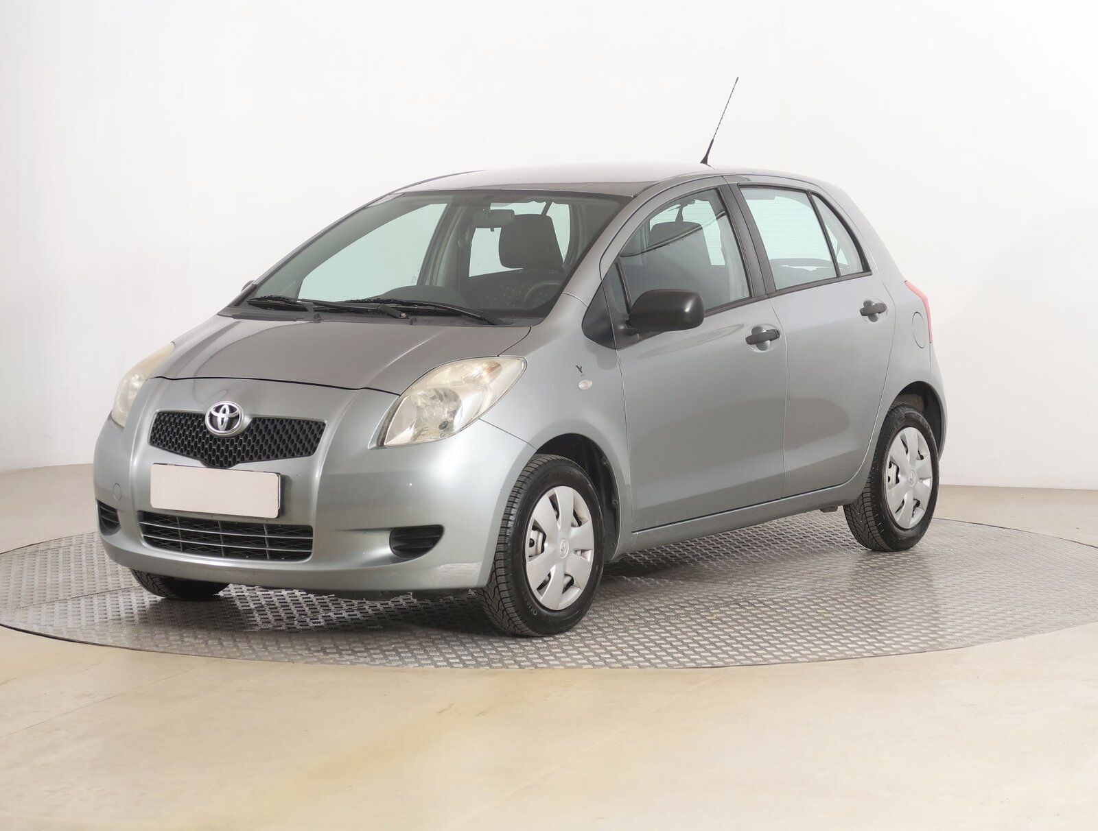 Toyota Yaris, 1.0 VVT-i - fotka 2
