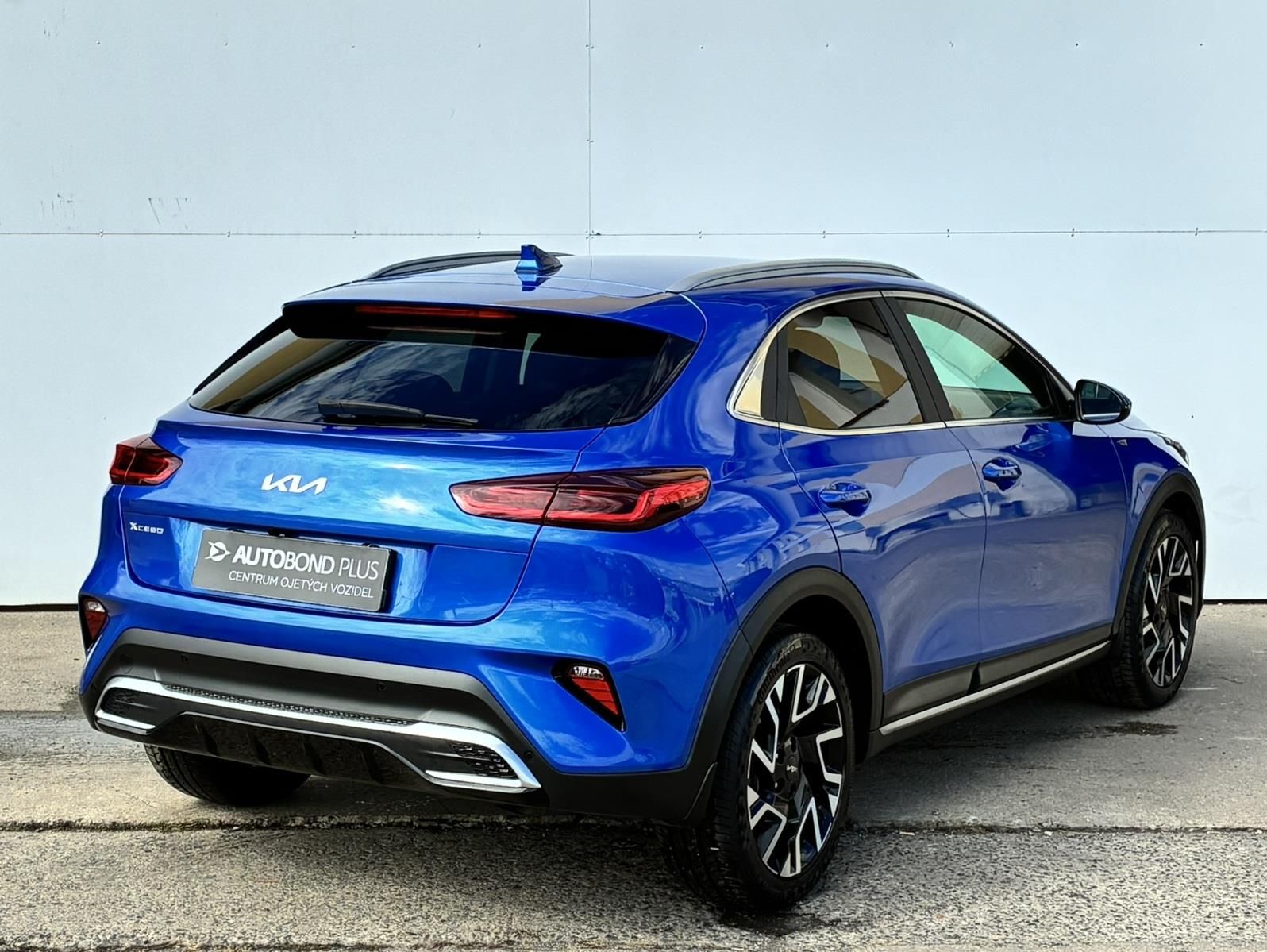 Kia XCee´d, 1.5 T-GDI 103kW TOP - fotka 2
