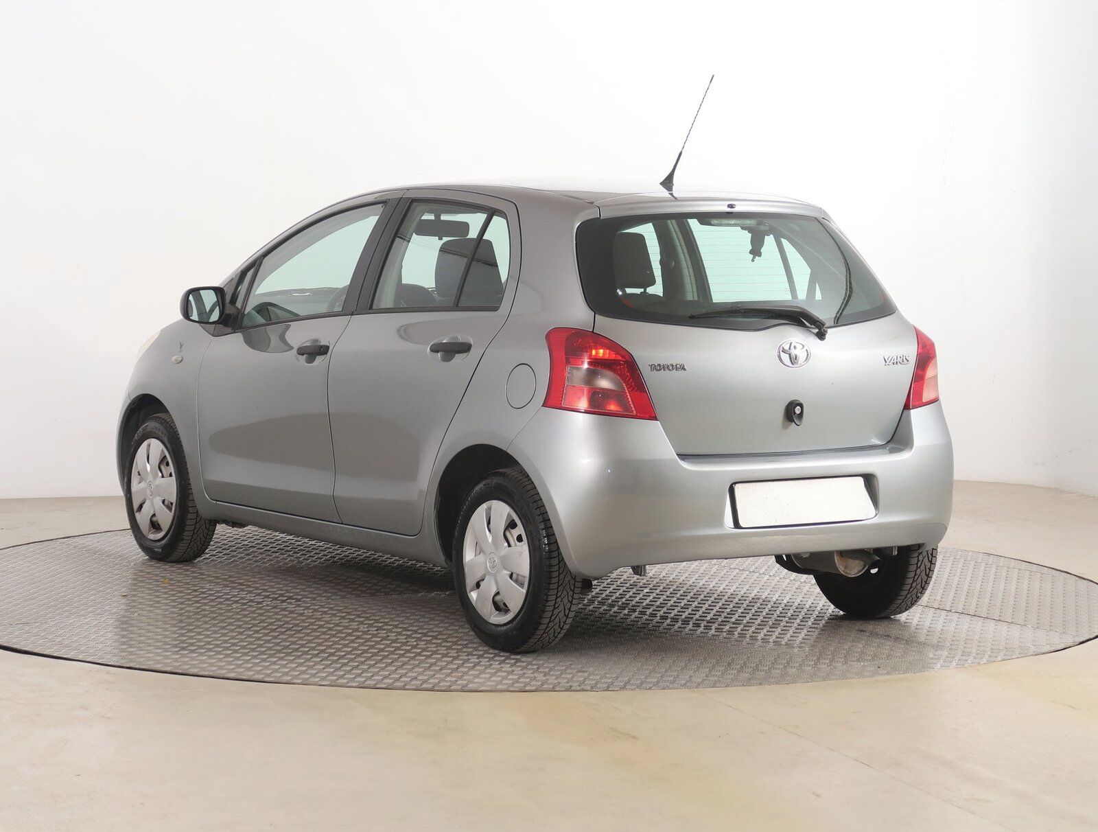 Toyota Yaris, 1.0 VVT-i - fotka 4